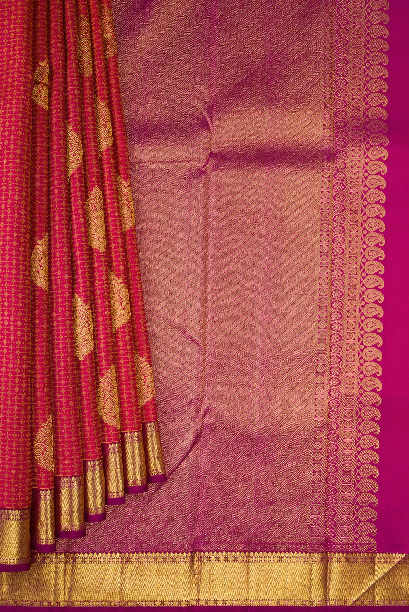 Pleats and pallu of Maroon Dual Tone Kanjivaram Silk Saree with Jacquard design on the body and Zari Border. 