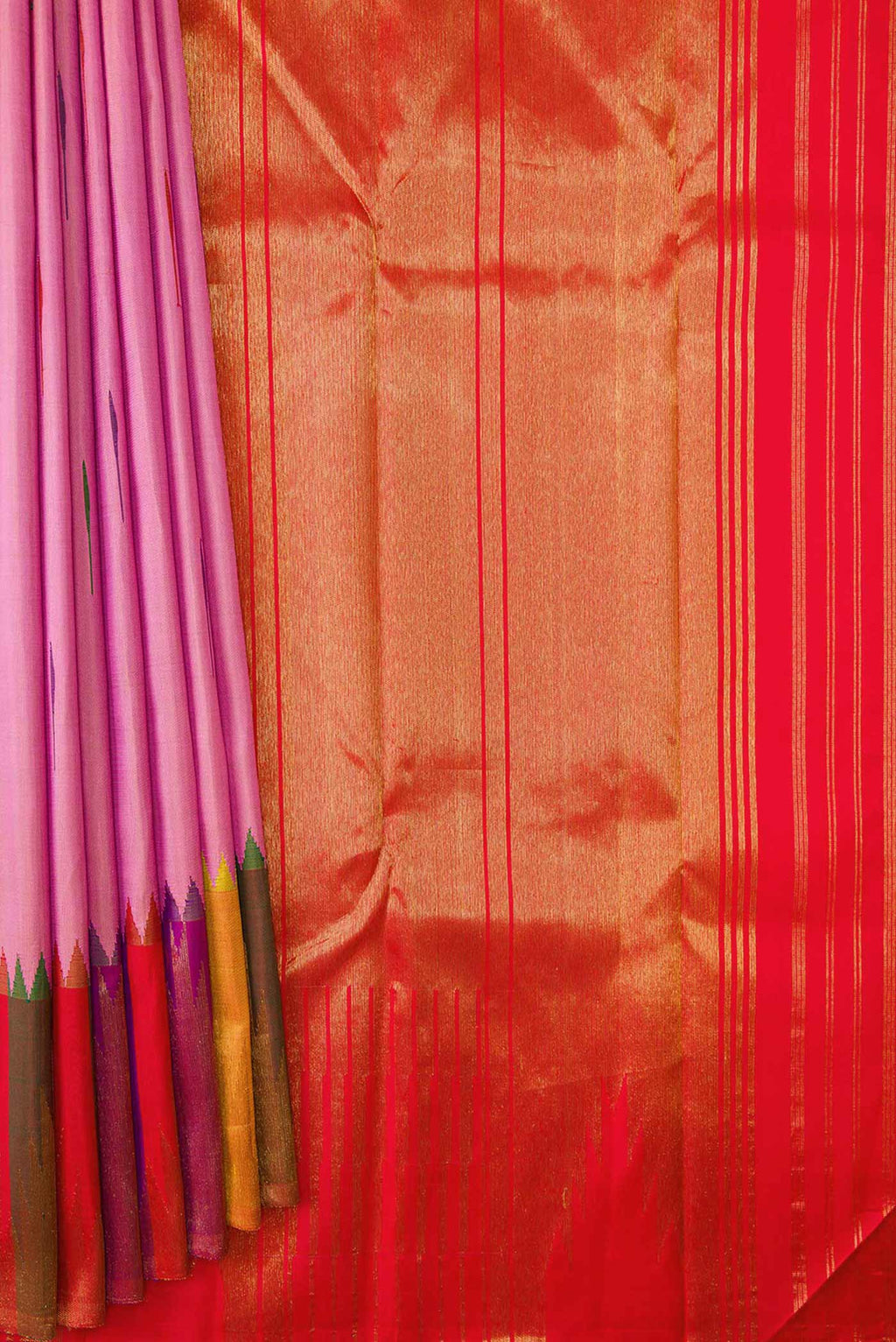 Pleats and pallu of Pink Dual Tone Kanchipuram Silk Saree with Zari Butta on the body and Temple Border