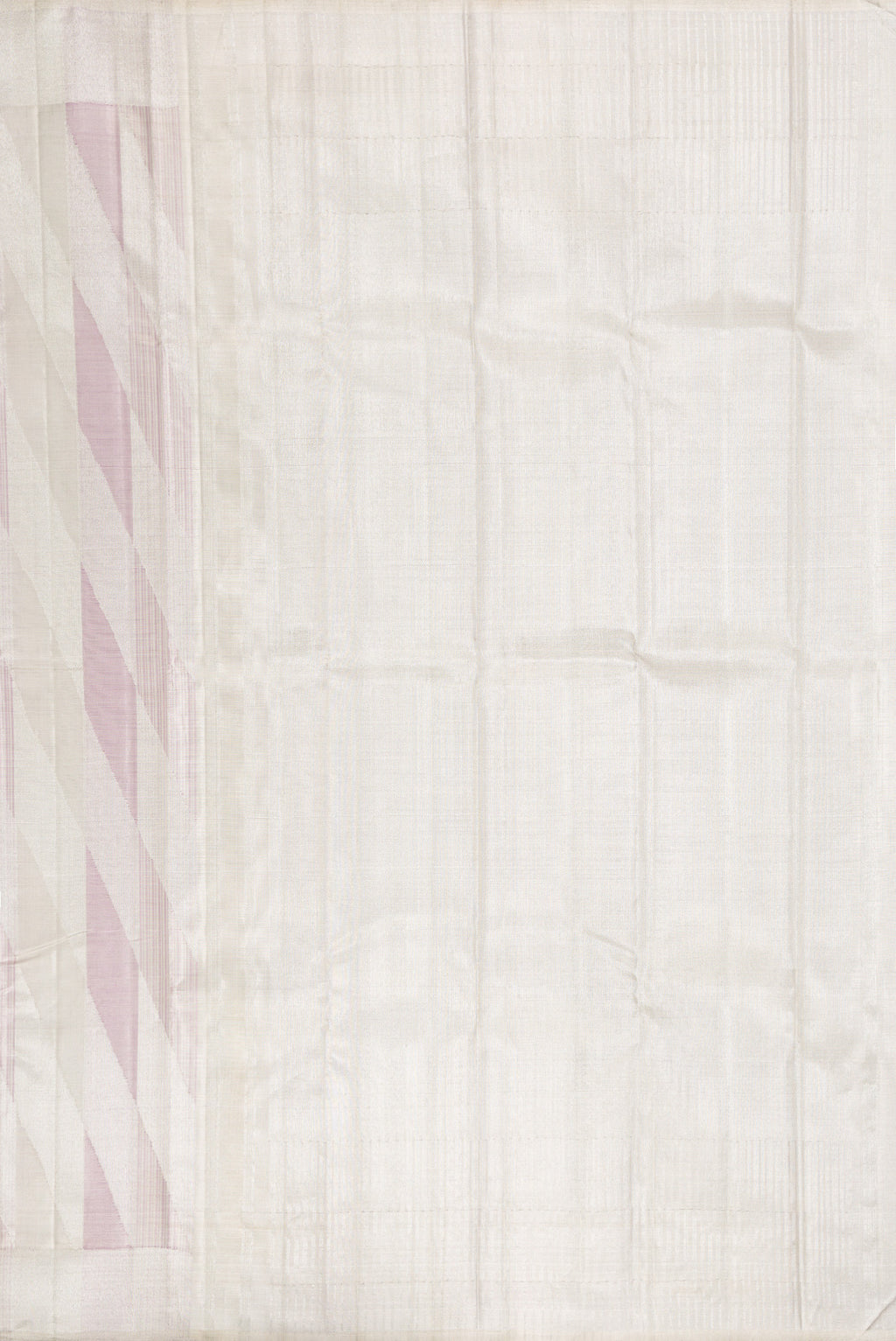 Close up image of the pallu of Silver Dual Tone Kanjivaram Tissue Silk Saree with Zari Brocade on the body and Zari Border. 