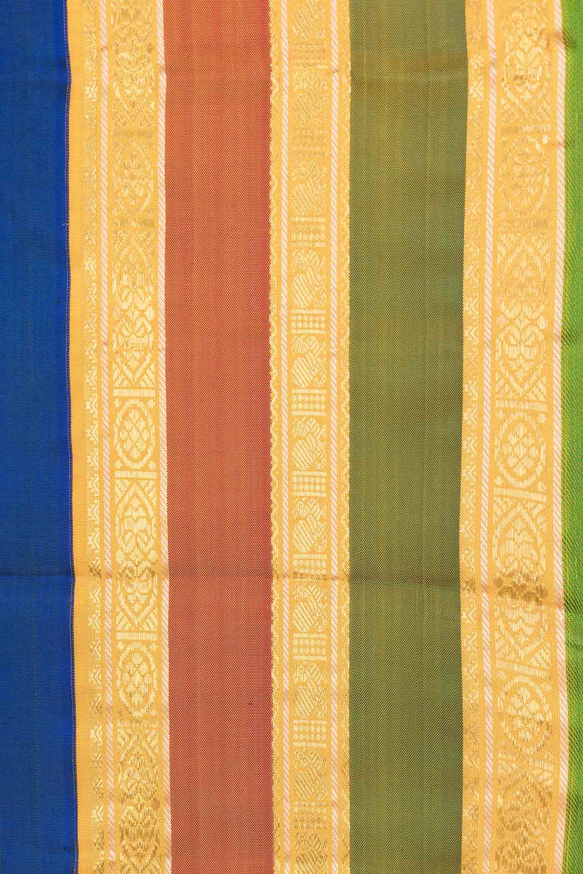 Border image of Pure Silk Pure Zari Royal Blue Dual Tone Kanchipuram Saree with Zari Butta on the body and Zari Border