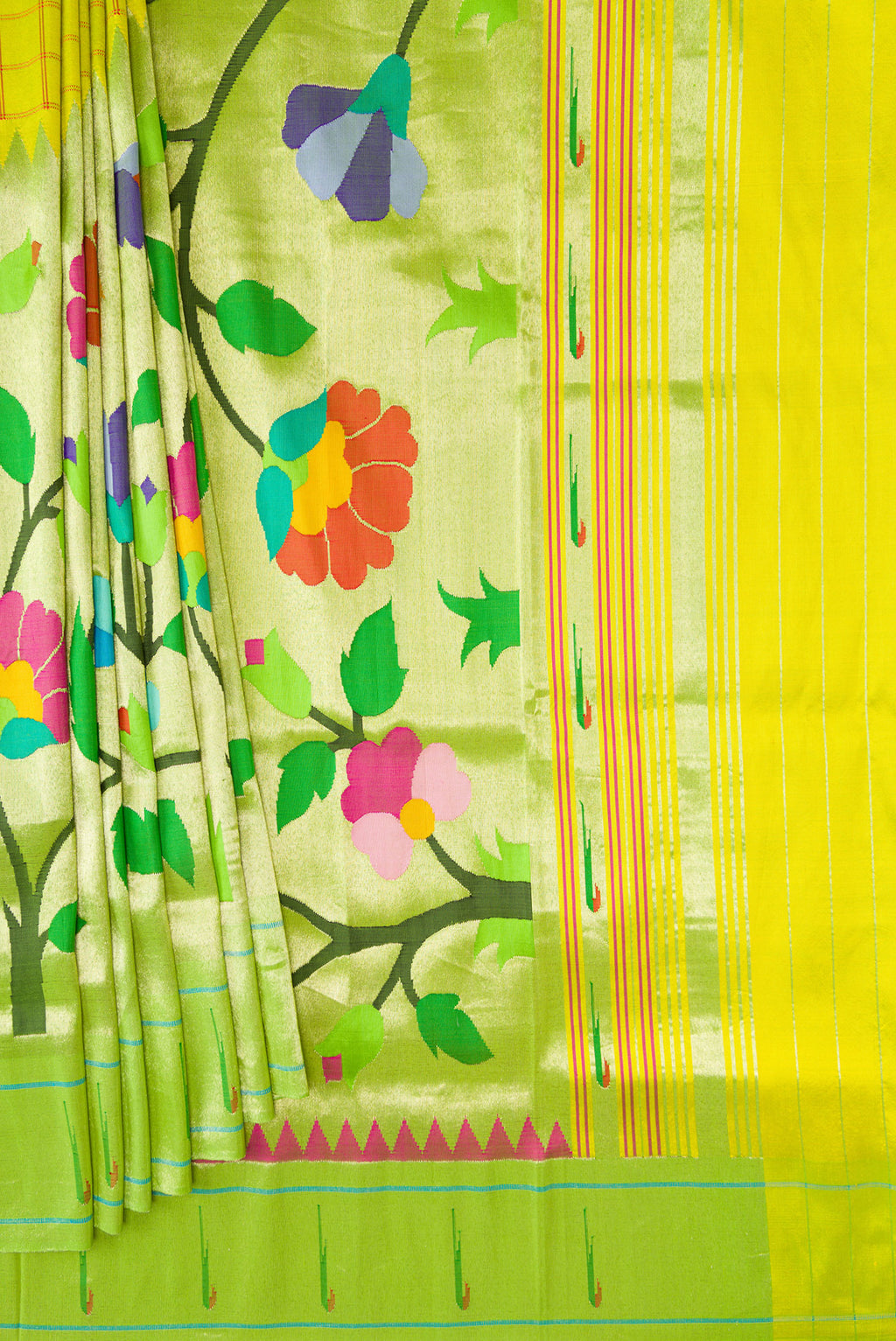 Pleats and pallu of Parrot Green Dual Tone Paithani Silk Saree with Half And Half on the body and Without Border. 