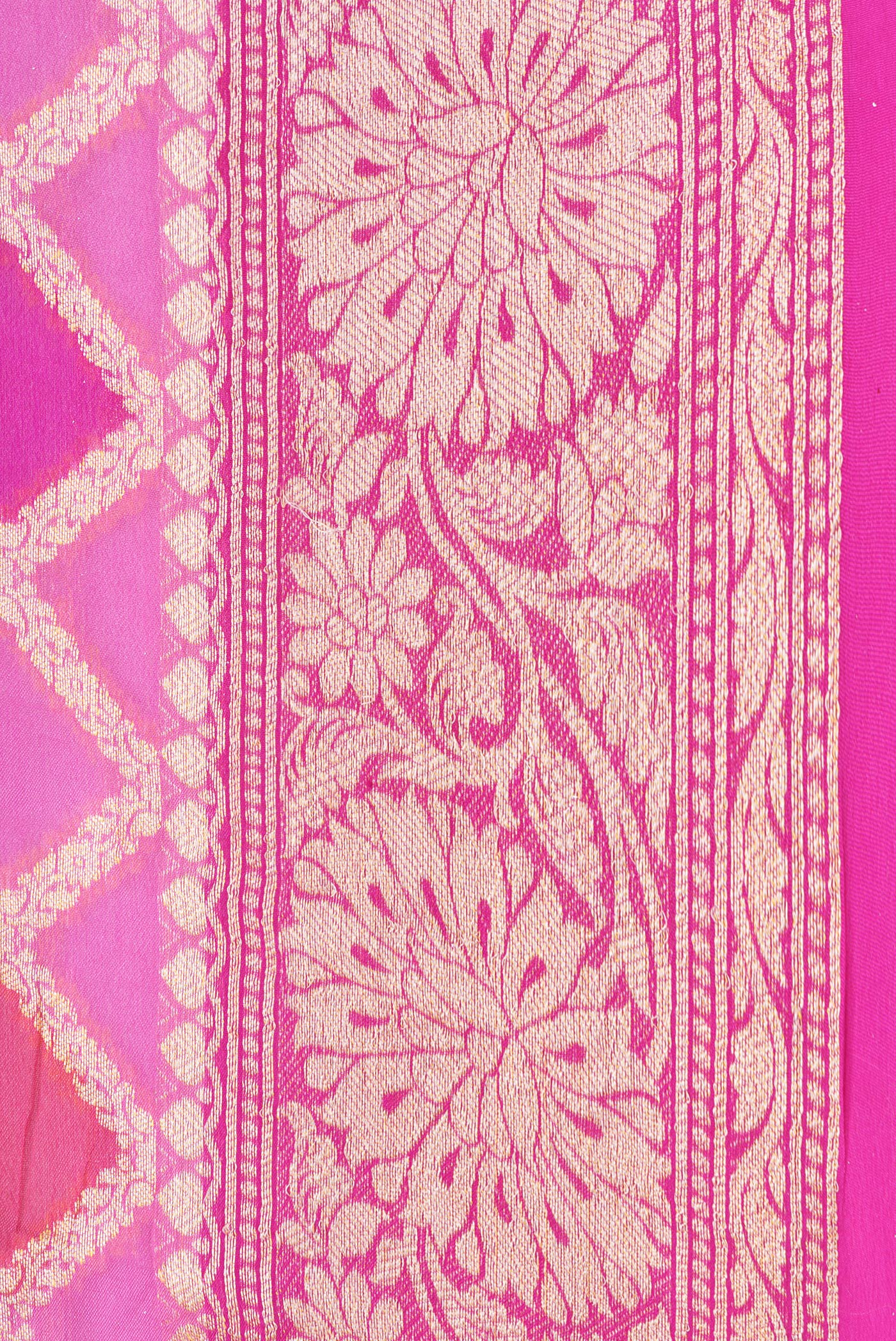 Border image of Pink Dual Tone Mysore Georgette Saree with Zari Brocade on the body and Thread Border. 