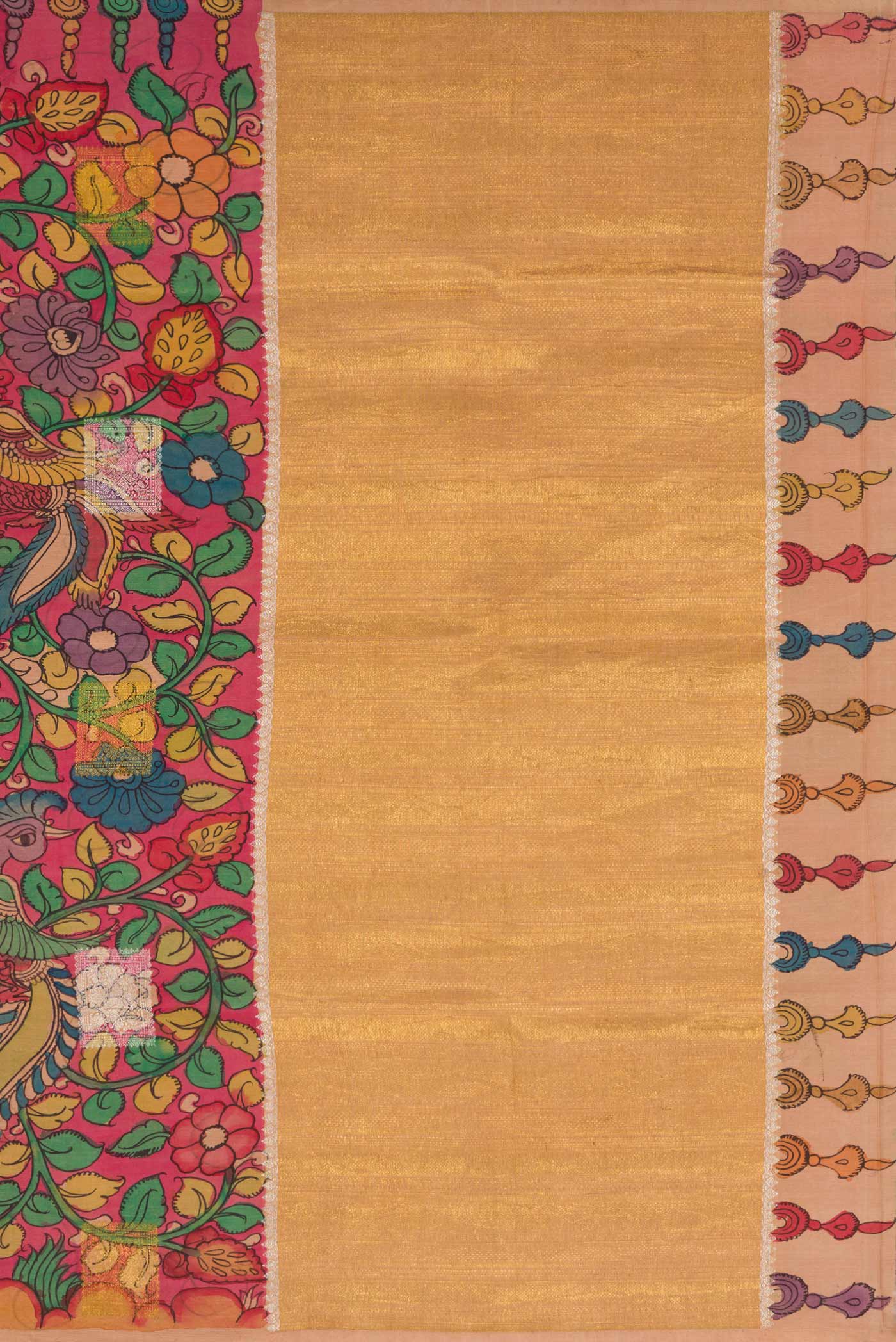 Close up image of the pallu of Peach Dual Tone Kanchipuram Silk Saree with kalamkari Print on the body and Fancy Border. 