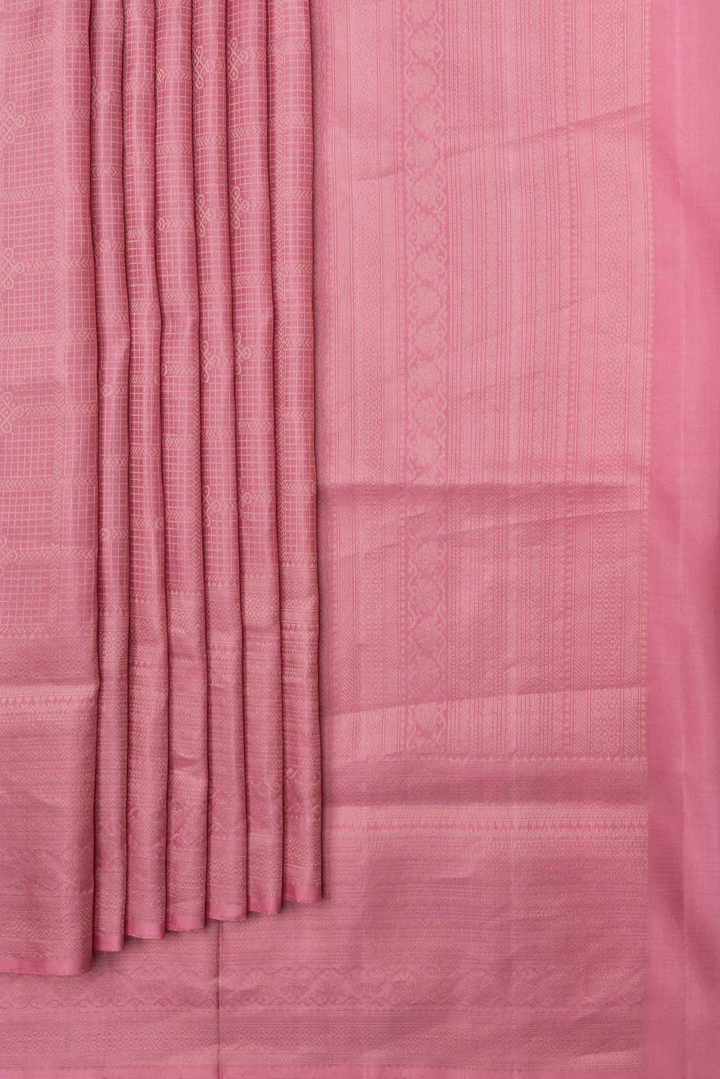 Pleats and pallu of Pink Dual Tone Soft Silk Saree with Zari Brocade on the body and Zari Border. 