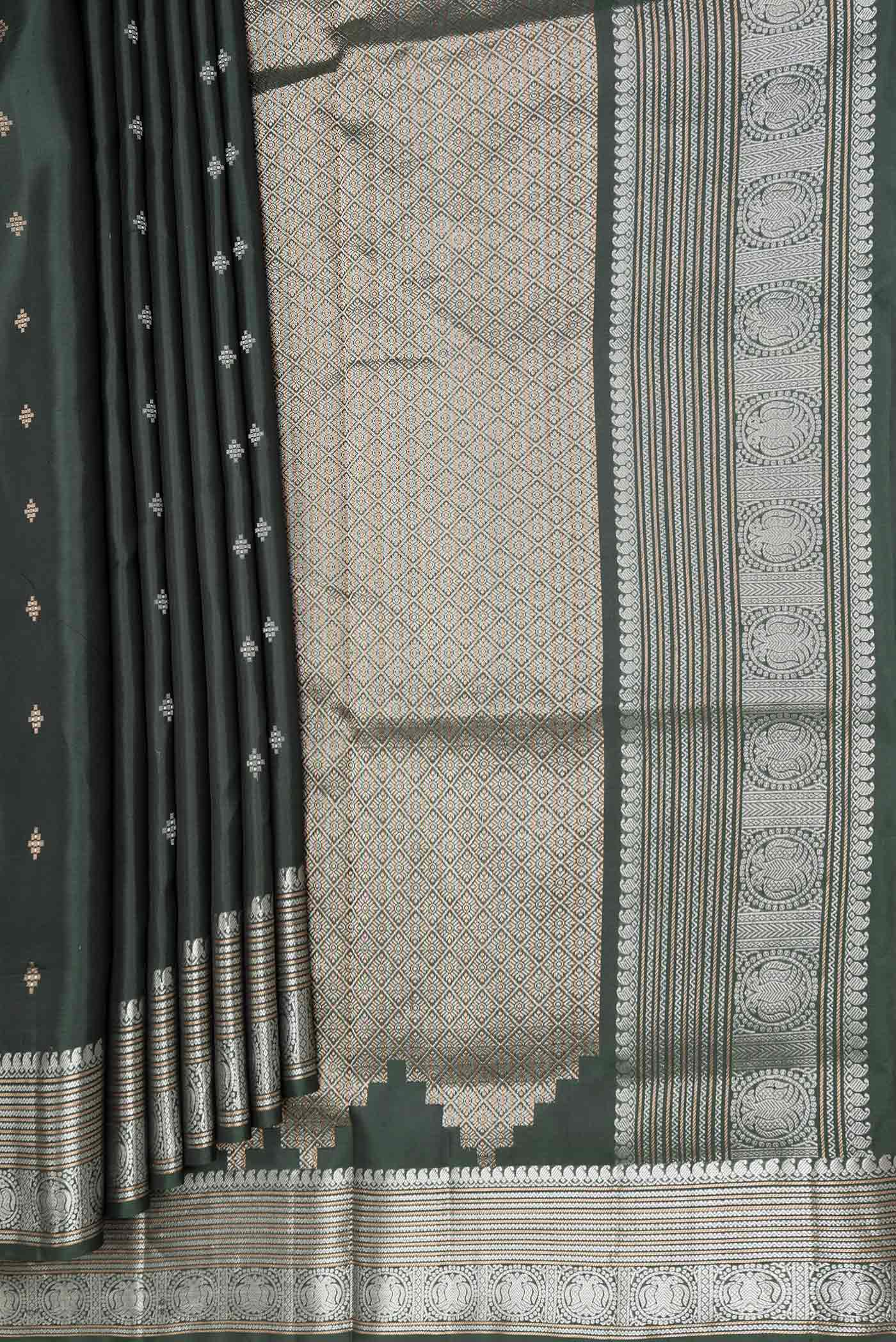 pleats pallu