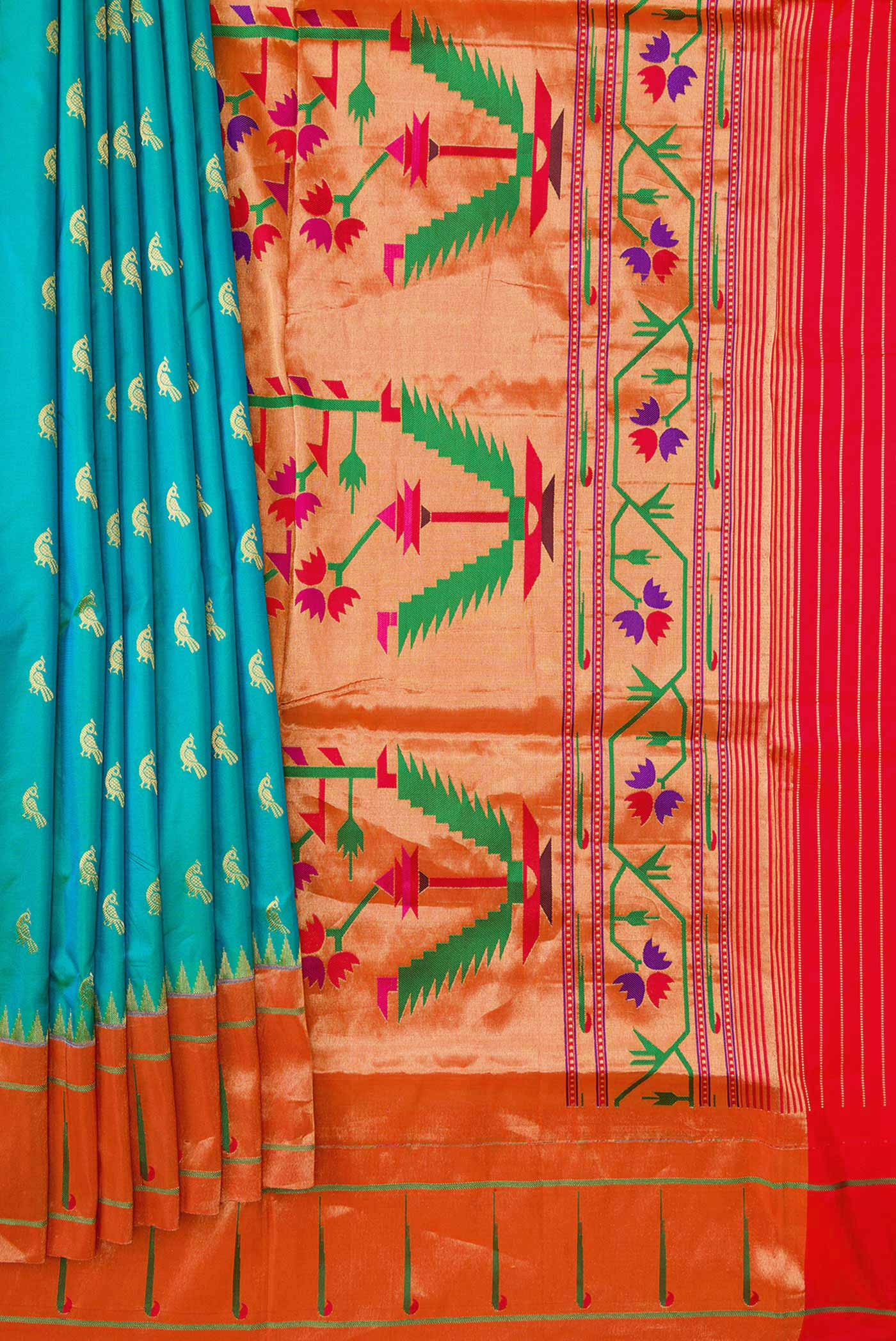 Pleats and pallu of Green Dual Tone Paithani Silk Saree with Zari Butta on the body and Paithani Border. 