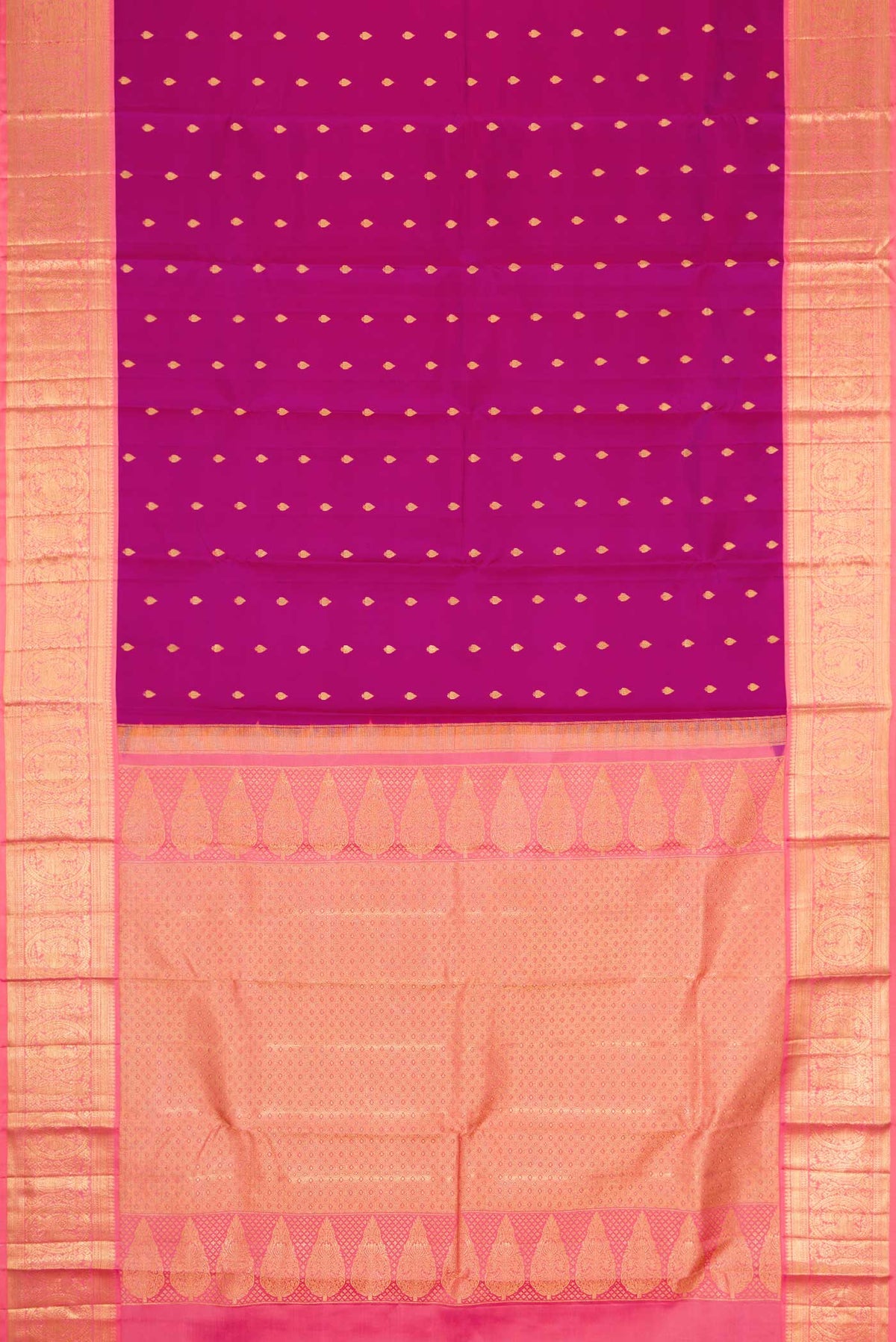 Flat view of Magenta Dual Tone Kanchipuram Silk Saree with Zari Butta on the body and Zari Border