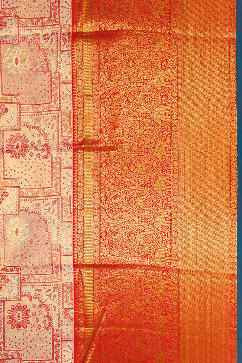 Border image of Gold Dual Tone Kanchipuram Tissue Silk Saree with Zari Brocade on the body and Zari Border. 