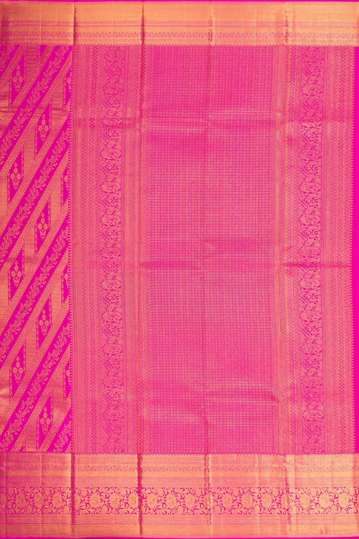 Close up image of the pallu of Pink Dual Tone Kanchipuram Silk Saree with Zari Brocade on the body and Zari Border. 