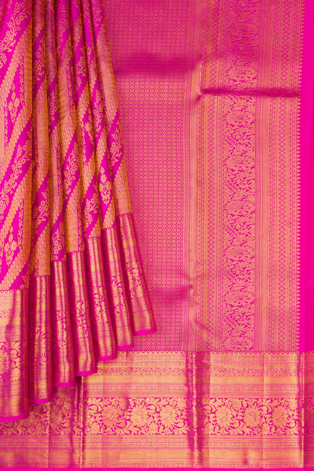 Pleats and pallu of Pink Dual Tone Kanchipuram Silk Saree with Zari Brocade on the body and Zari Border. 