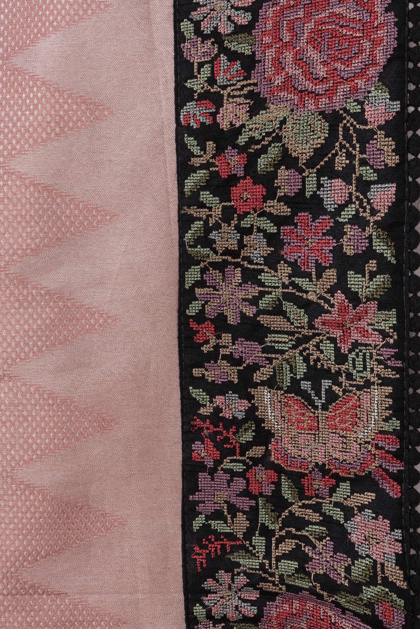 Border image of Pink Dual Tone Banarasi Silk Saree with Zari Brocade on the body and Embroidery Border. 