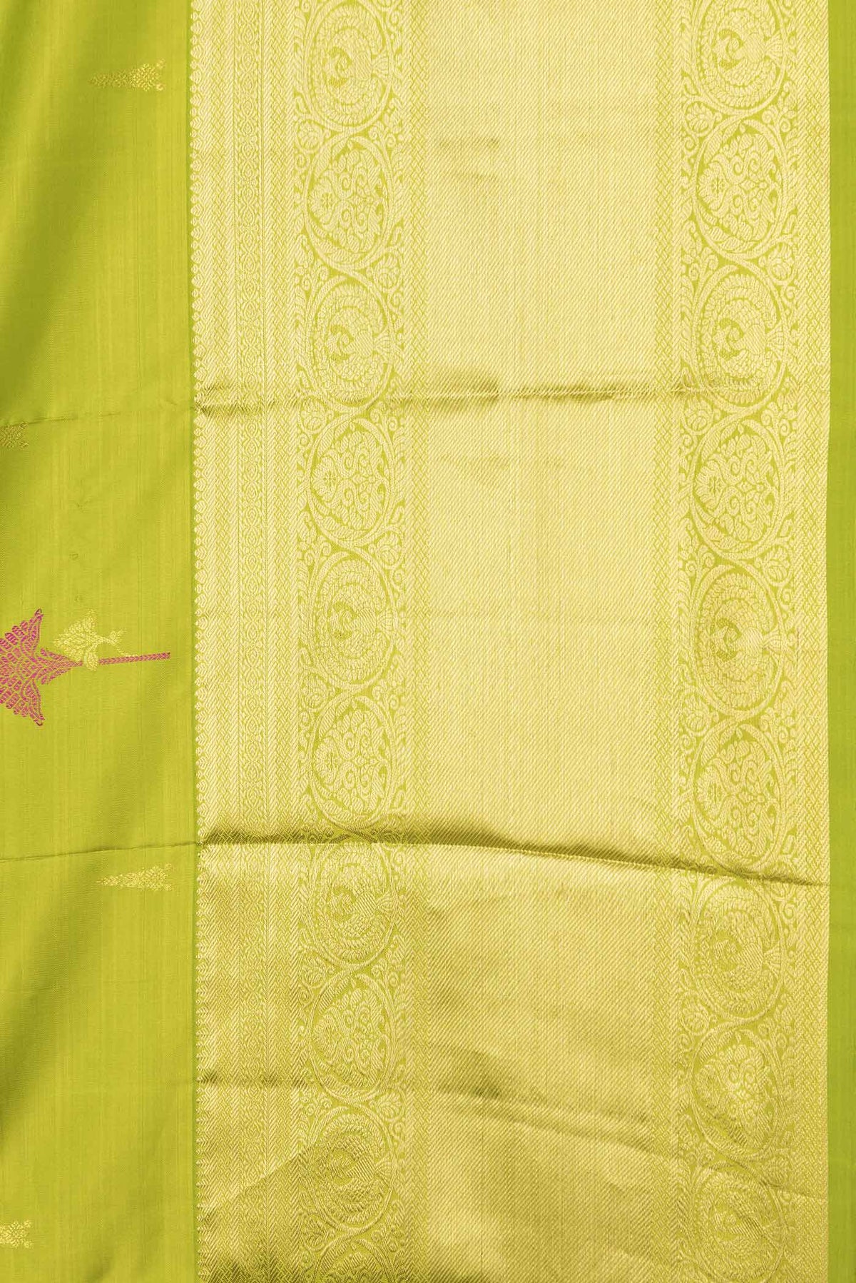 Border image of Parrot Green Dual Tone Kanjivaram Saree with Zari Butta on the body and Zari Border. 
