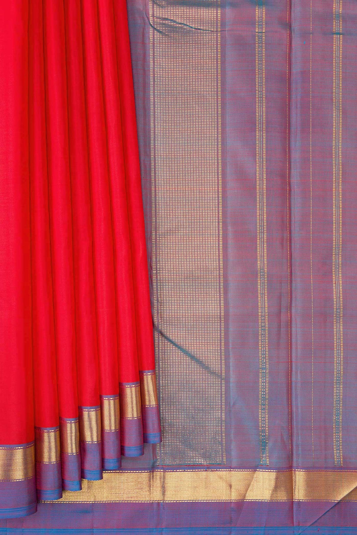 Pleats and pallu of Red Dual Tone Kanjivaram Silk Saree with Plain Body and Zari Border. 