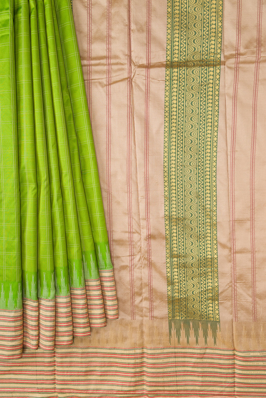 Pleats and pallu of Parrot Green Dual Tone Kanjivaram Silk Saree with Checked design on the body and Zari Border. 