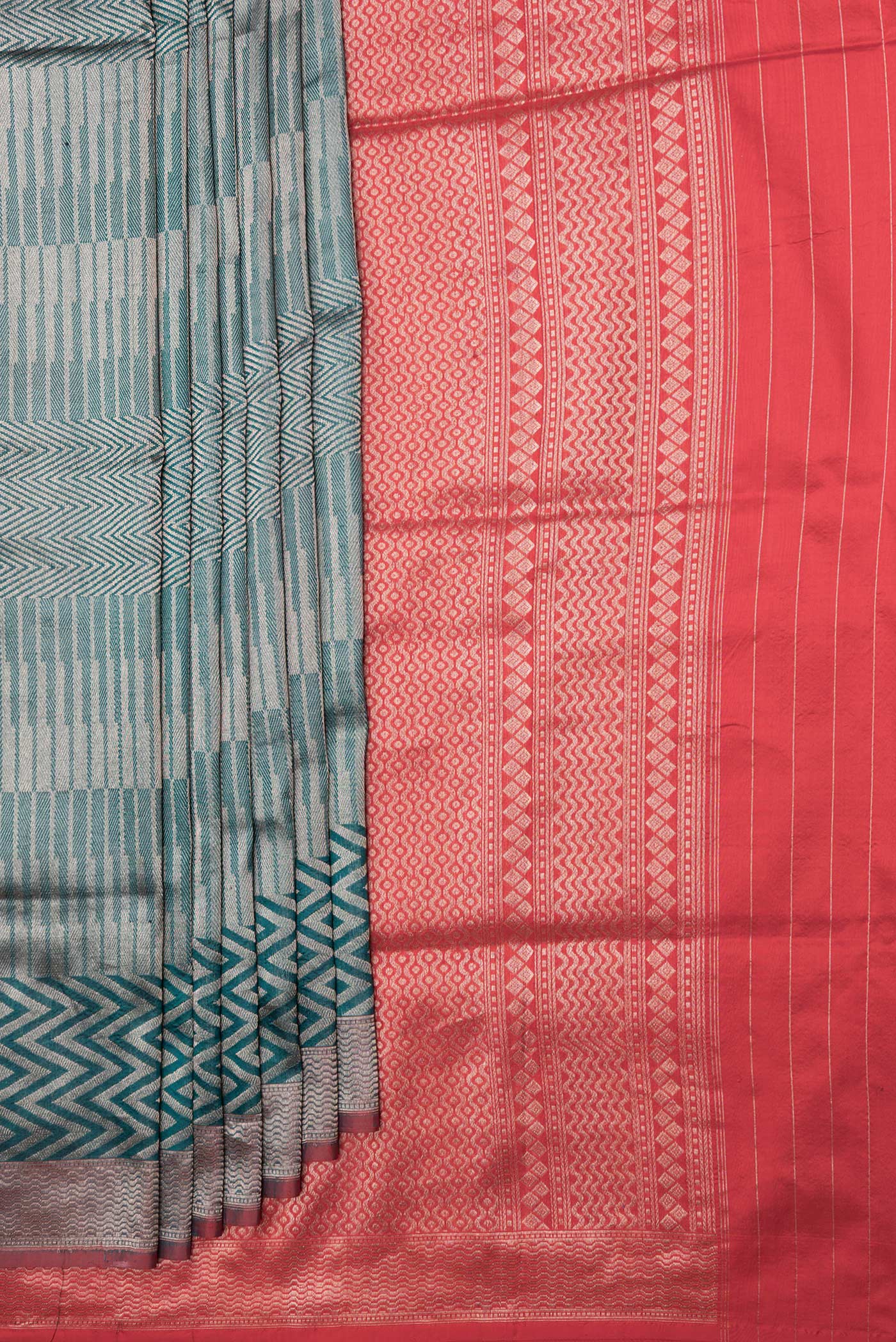 Pleats and pallu of Green Dual Tone Banarasi Silk Saree with Zari Brocade on the body and Zari Border. 