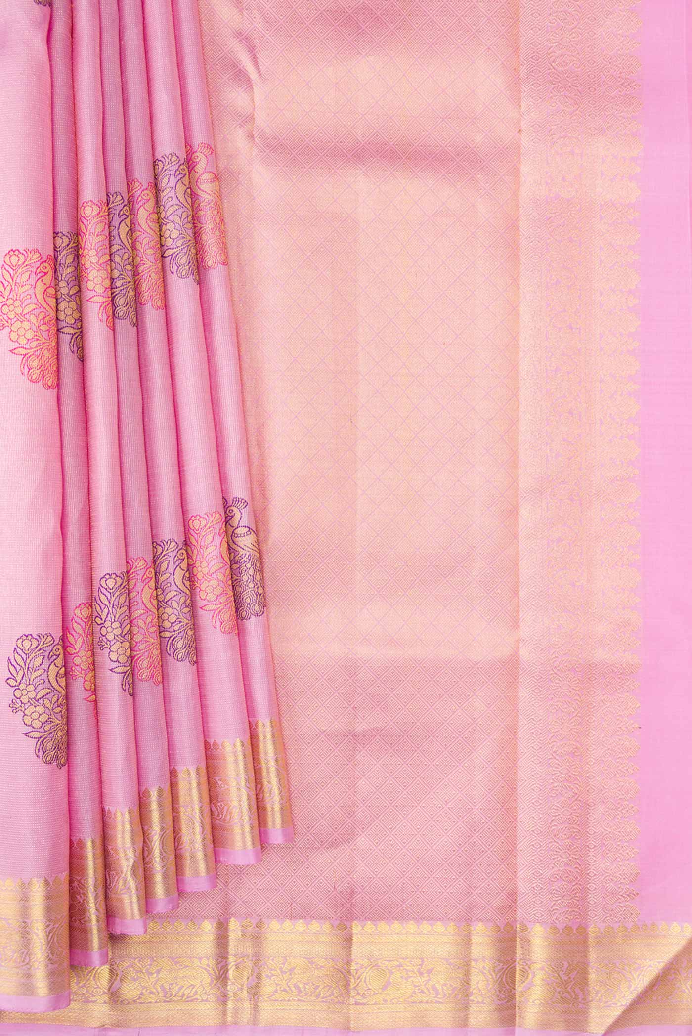 Pleats and pallu of Pink Dual Tone Kanjivaram Silk Saree with Zari Brocade on the body and Zari Border. 