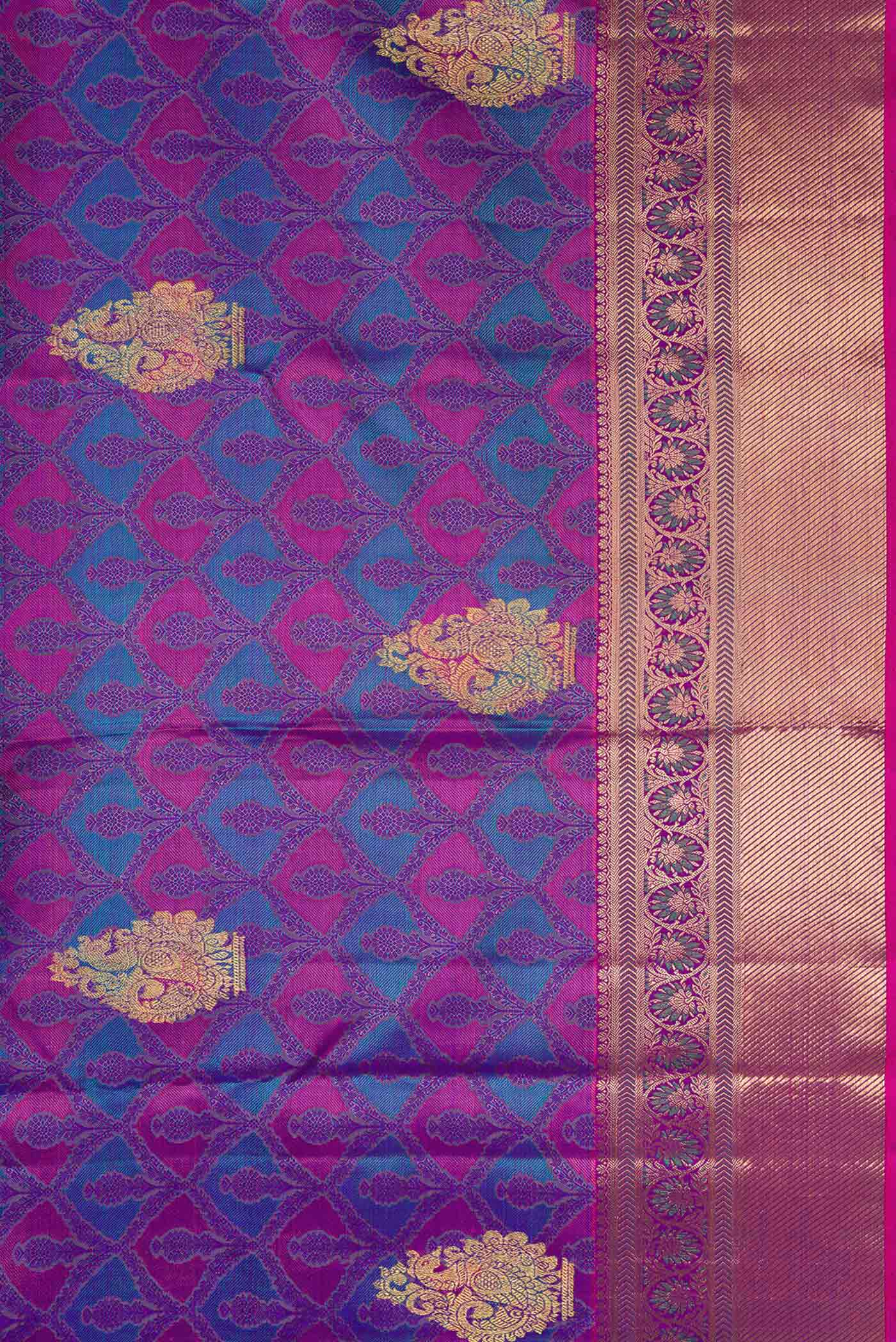 Border image of Pure Silk Pure Zari Purple Dual Tone Kanchipuram Saree with Jacquard With Zari Butta on the body and Zari Border. 