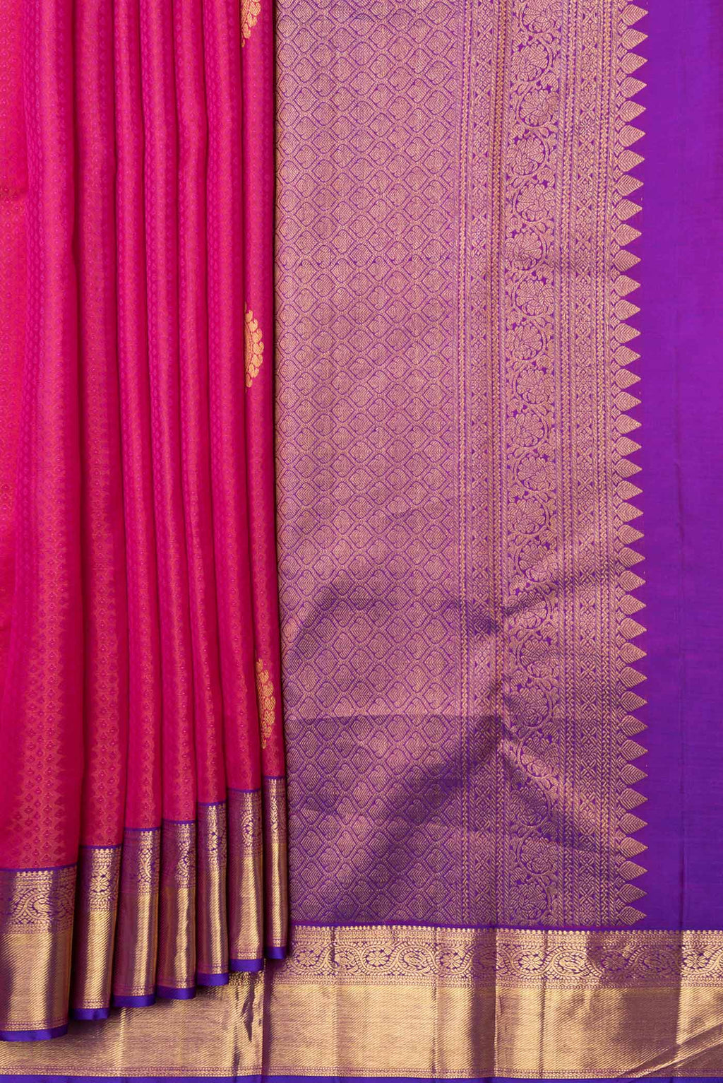 Pleats and pallu of Pink Dual Tone Kanchipuram Saree with Jacquard With Zari Butta on the body and Zari Border