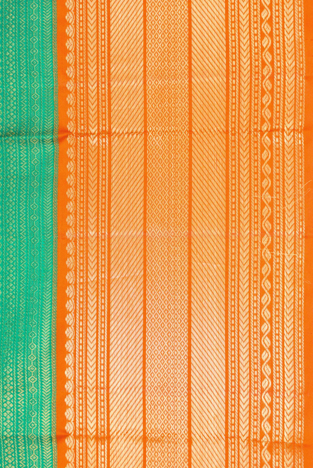 Border image of Green Dual Tone Kanchipuram Silk Saree with Zari Brocade on the body and Zari Border. 