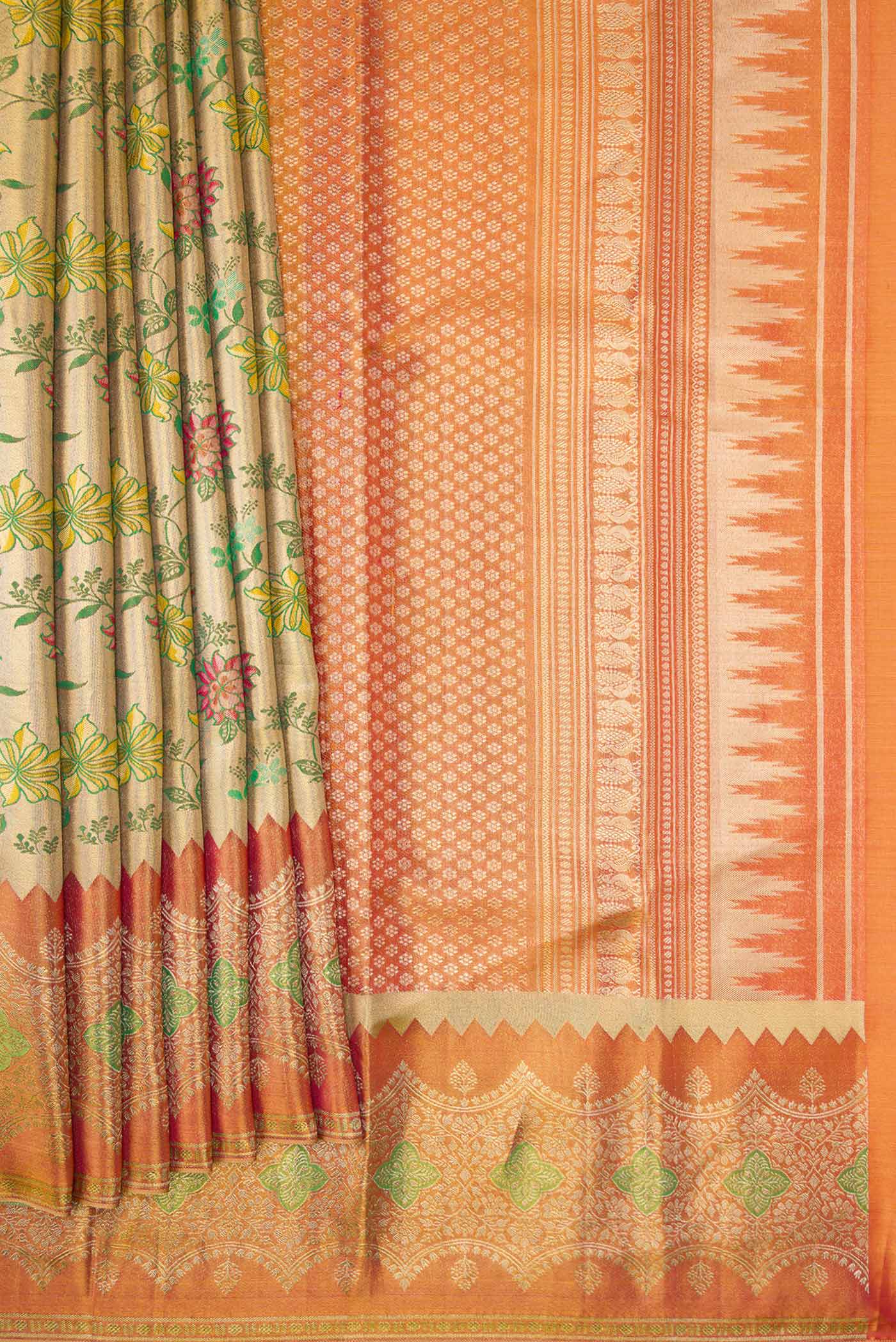 Pleats and pallu of Green Dual Tone Kanjivaram Tissue Silk Saree with Zari Brocade on the body and Zari Border. 