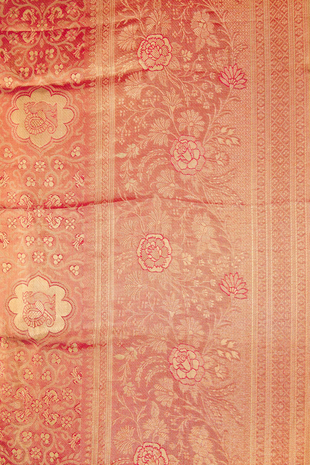 Border image of Pink Dual Tone Kanchipuram Tissue Silk Saree with Zari Brocade on the body and Zari Border. 