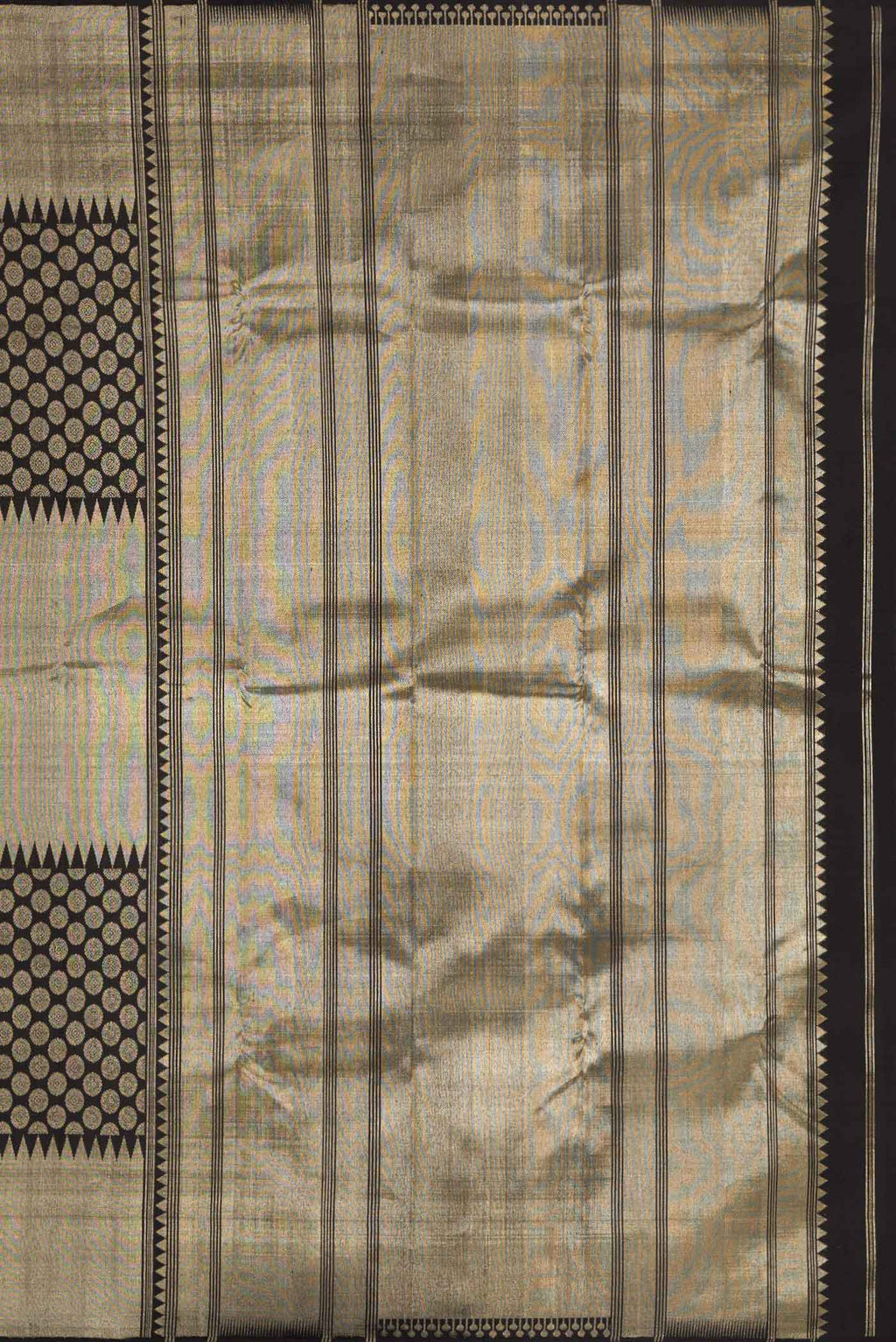Close up image of the pallu of Black Dual Tone Kanchipuram Silk Saree with Zari Brocade on the body and Zari Border. 