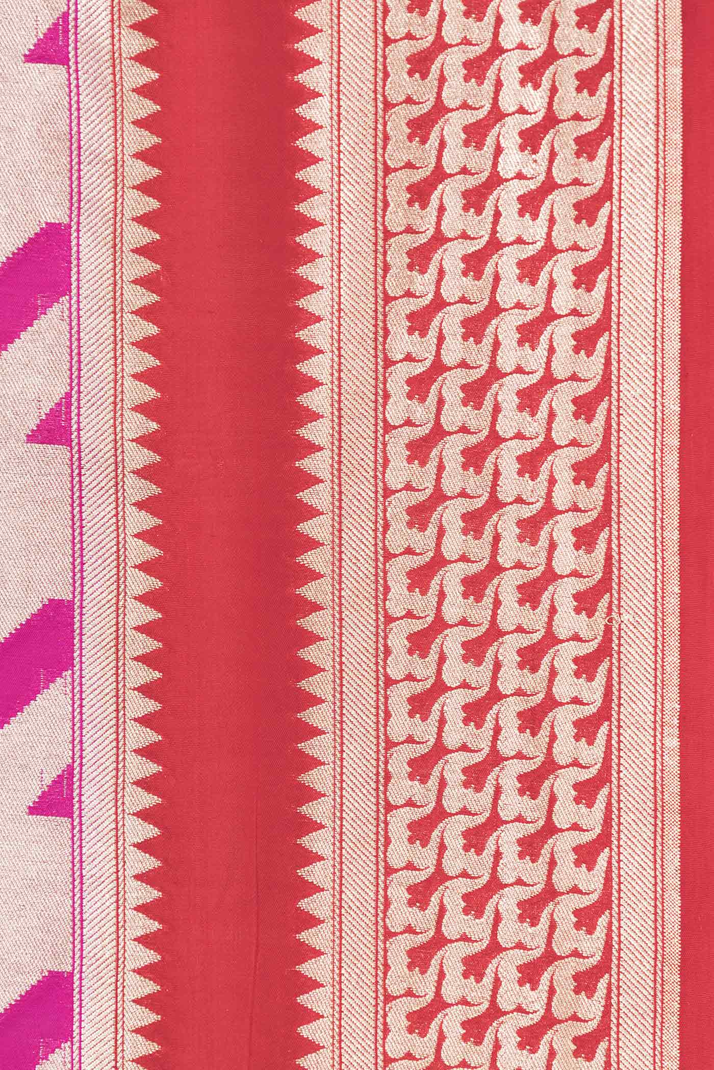 Border image of Pink Dual Tone Banarasi Saree with Zari Brocade on the body and Zari Border. 