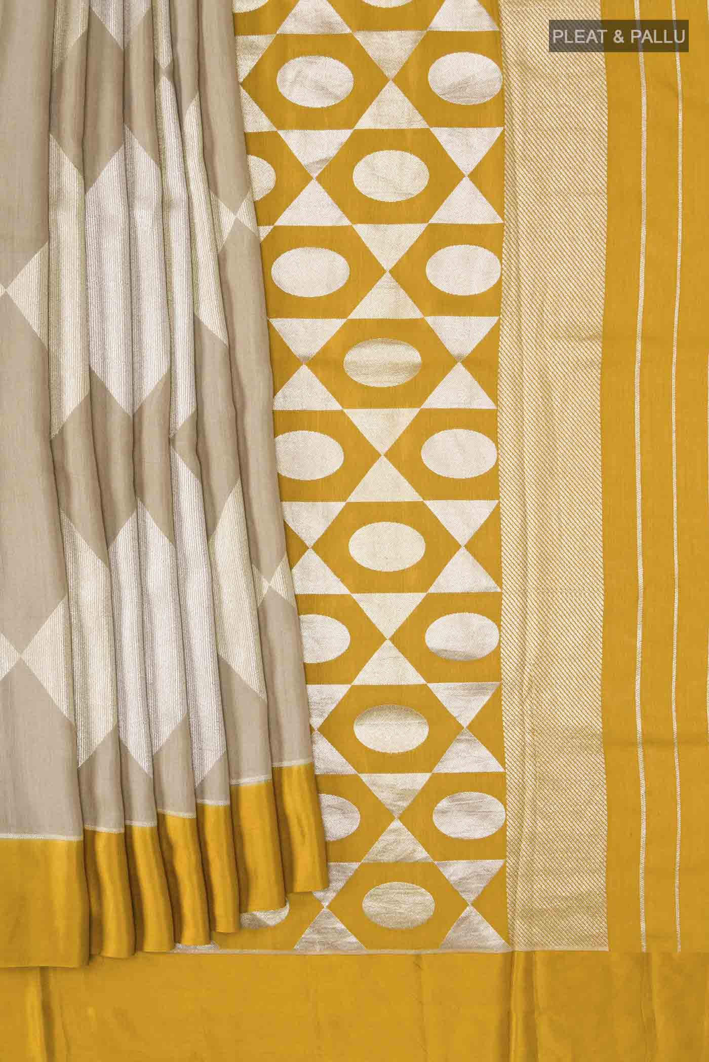 pleats pallu