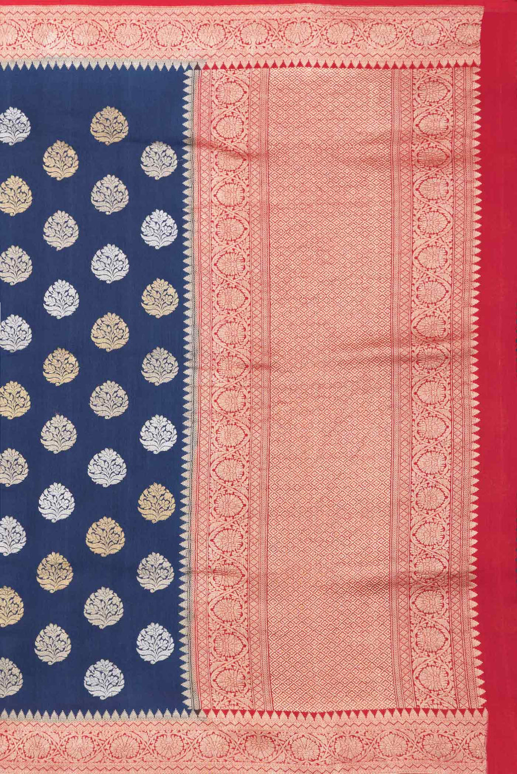 Close up image of the pallu of Navy Blue Dual Tone Banarasi Saree with Zari Brocade on the body and Zari Border. 