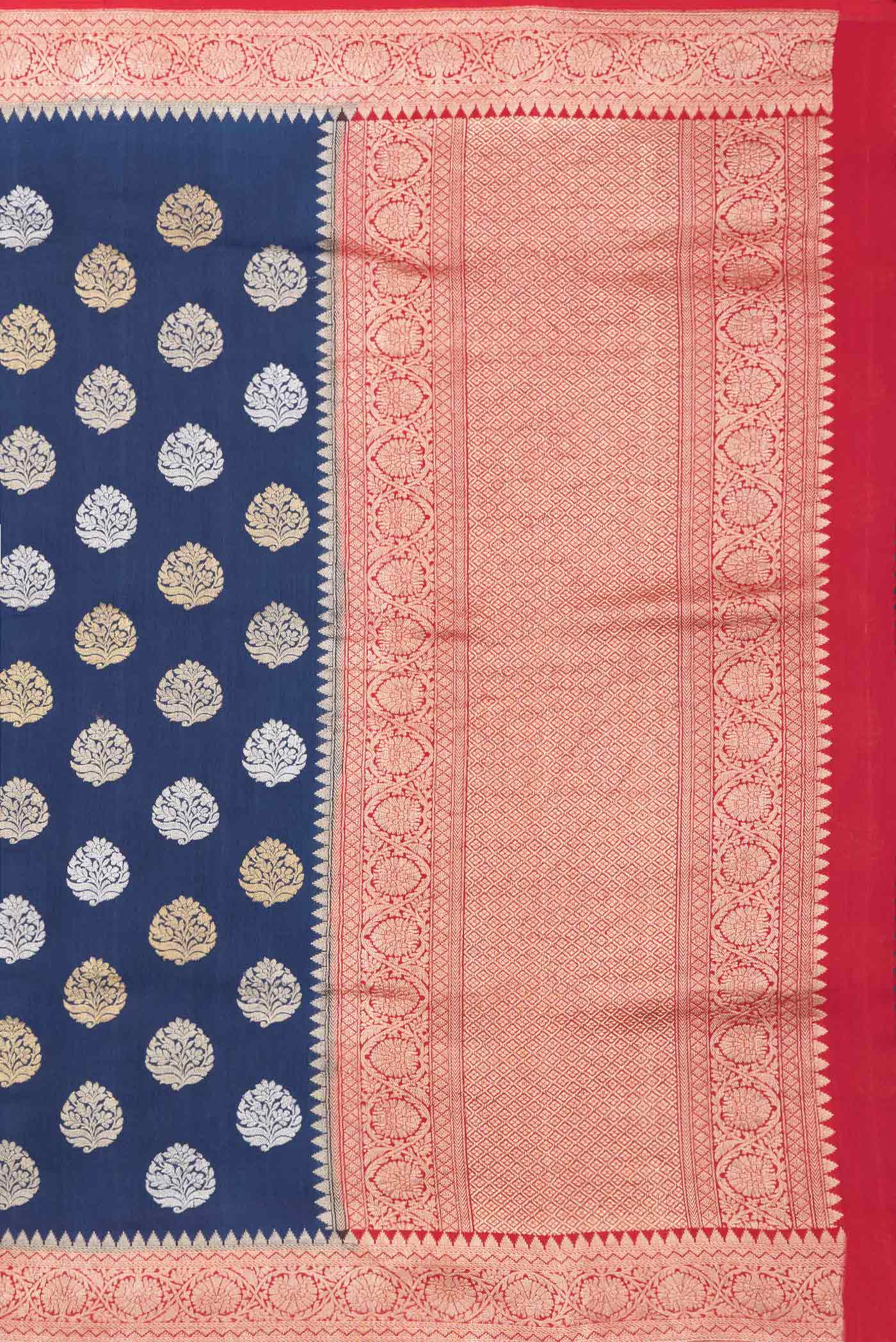 Close up image of the pallu of Navy Blue Dual Tone Banarasi Saree with Zari Brocade on the body and Zari Border. 