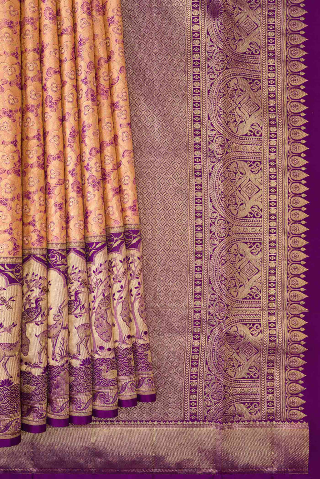 Pleats and pallu of Peach Dual Tone Kanjivaram Silk Saree with Zari Brocade on the body and Zari Border. 