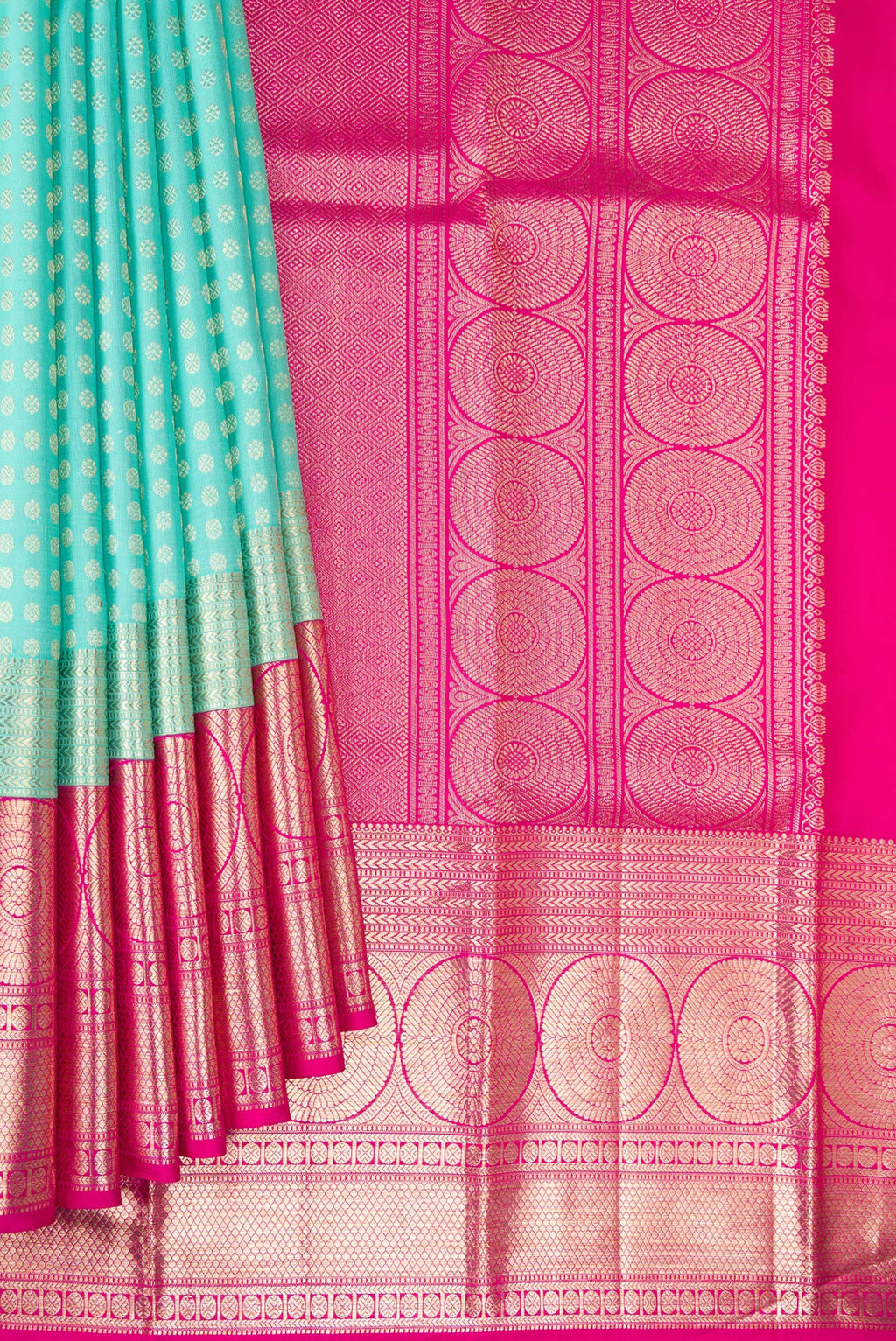 Pleats and pallu of Pure Silk Sea Green Dual Tone Kanchipuram Saree with Zari Brocade on the body and Fancy Border. 