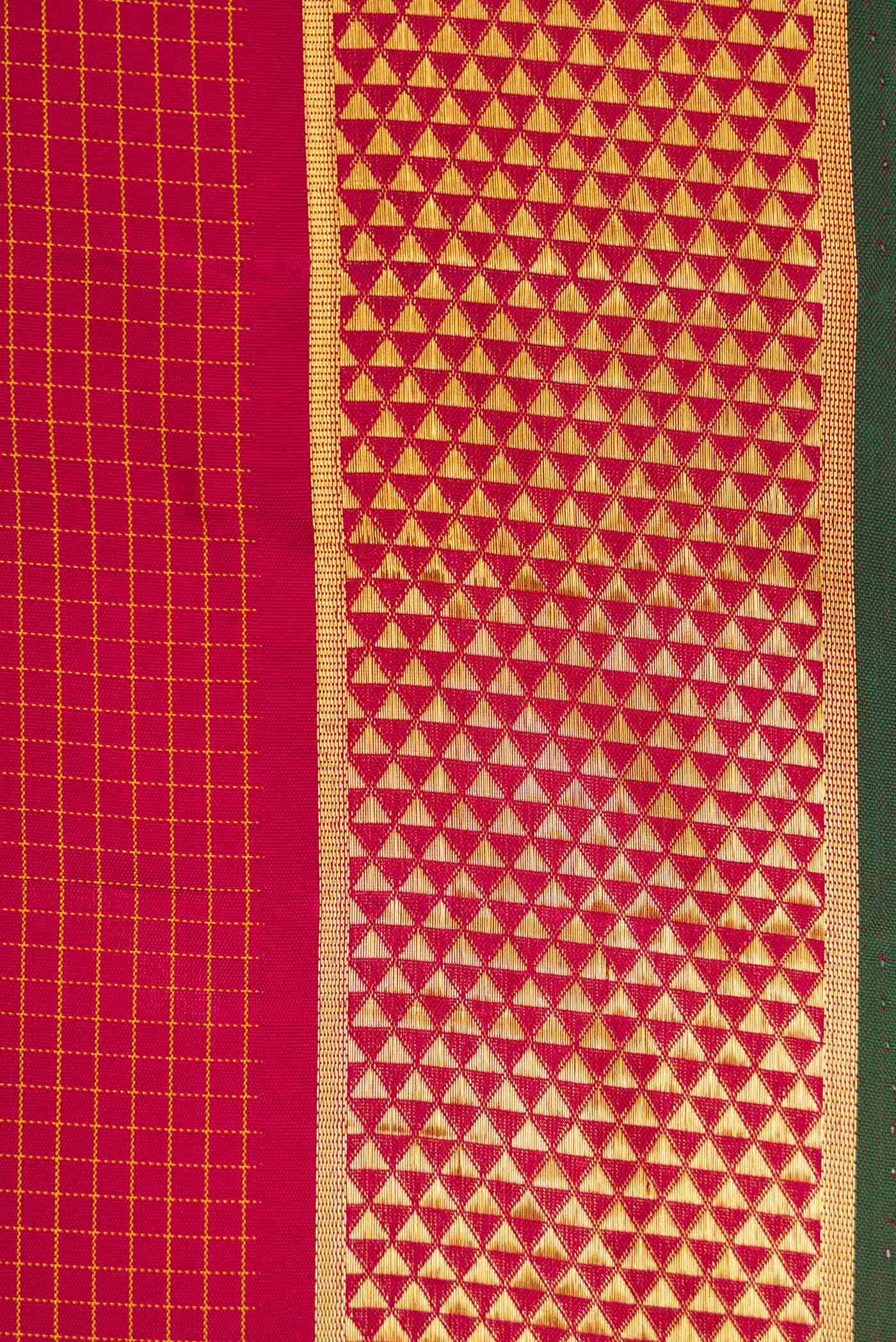 Border image of Maroon Dual Tone Kanchipuram Silk Saree with Checked design on the body and Zari Border