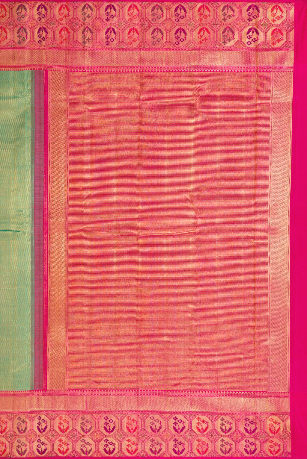Close up image of the pallu of Mehandi Green Dual Tone Kanchipuram Silk Saree with Zari Brocade on the body and Fancy Border. 