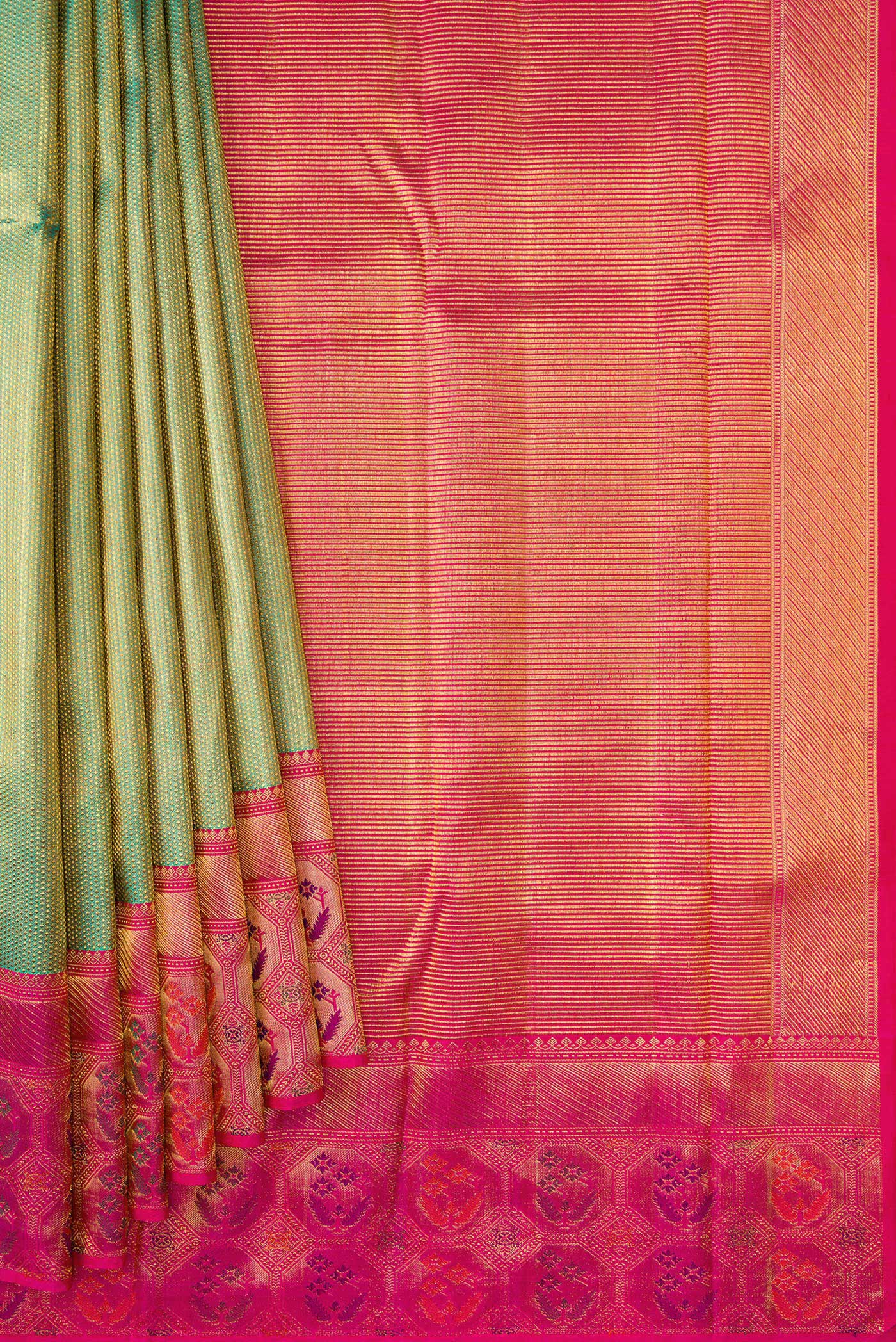 Pleats and pallu of Mehandi Green Dual Tone Kanchipuram Silk Saree with Zari Brocade on the body and Fancy Border. 