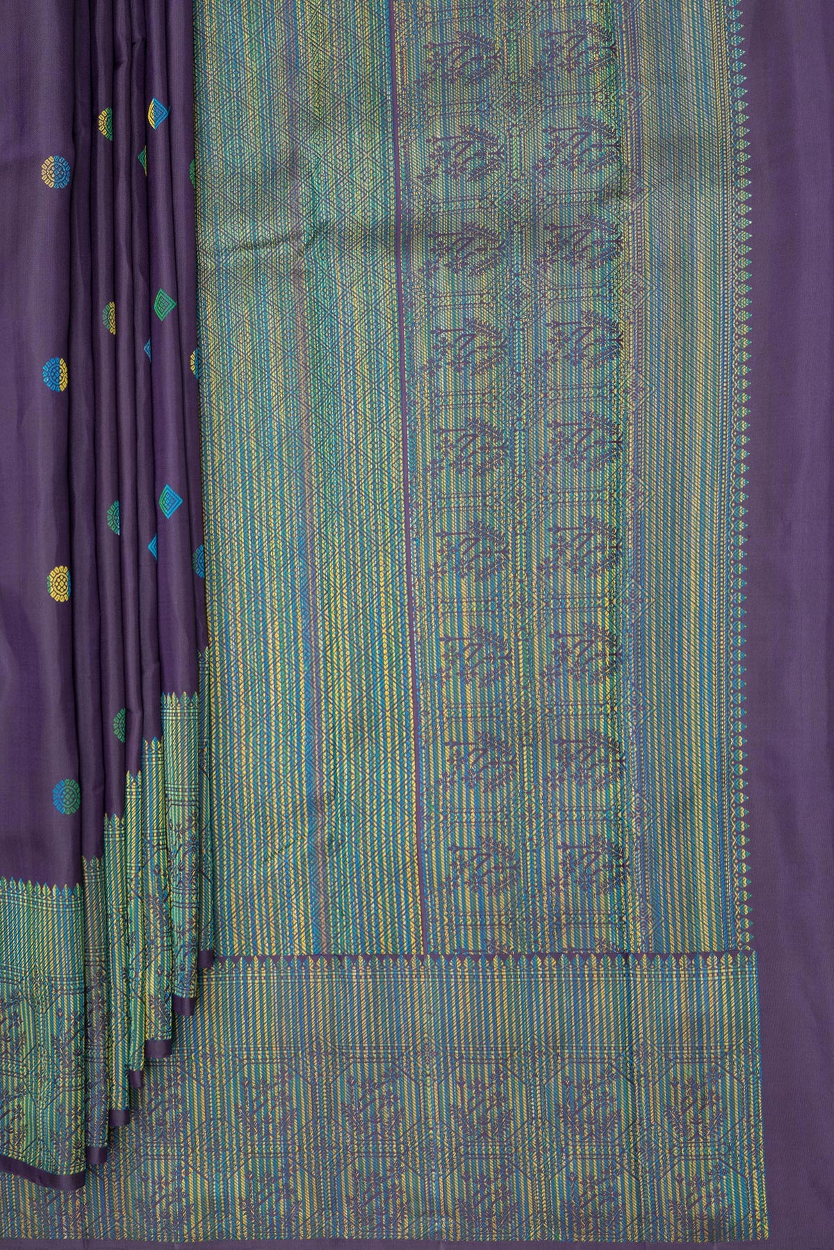 Pleats and pallu of Pure Silk Navy Blue Kanjivaram Saree with Thread Butta on the body and Thread Border. 