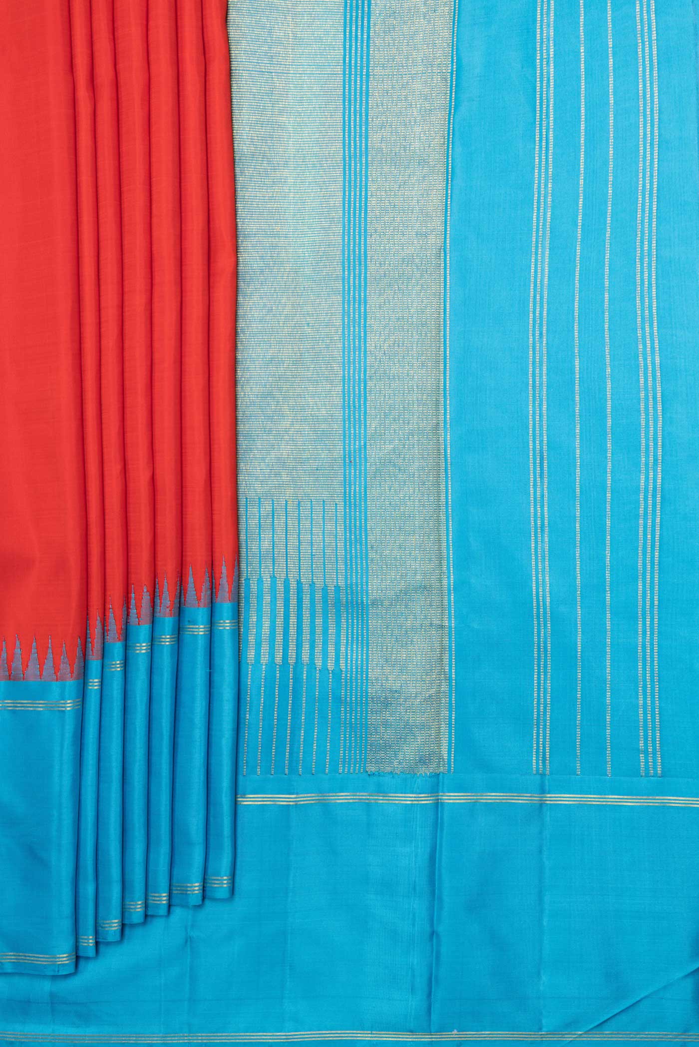 Pleats and pallu of Red Dual Tone Kanchipuram Silk Saree with Plain Body and Zari Border