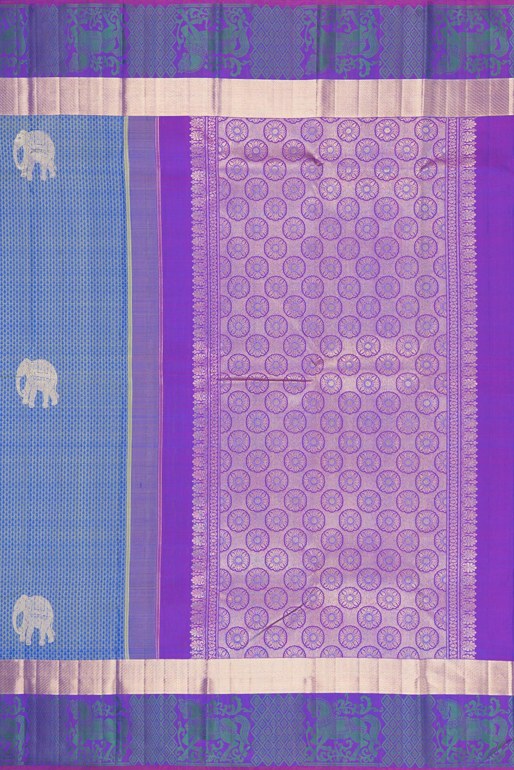 Close up image of the pallu of Pure Silk Blue with Green Color Kanjivaram Saree with Jacquard With Zari Butta on the body and Fancy Border. 