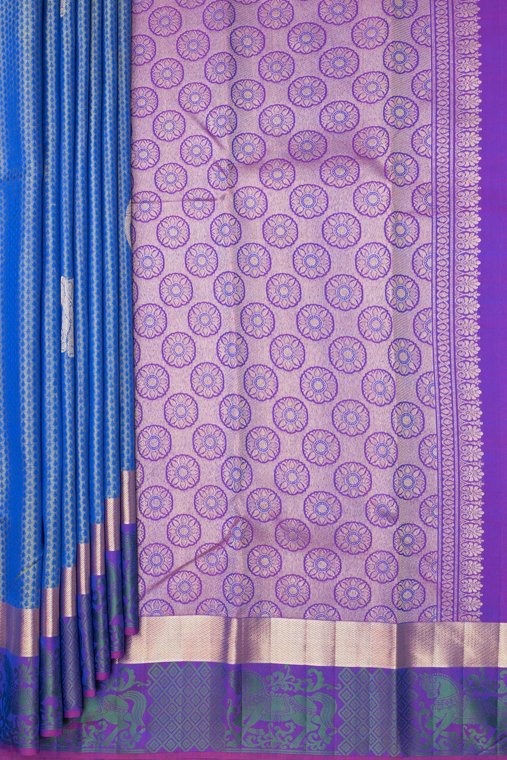 Pleats and pallu of Pure Silk Blue with Green Color Kanjivaram Saree with Jacquard With Zari Butta on the body and Fancy Border. 