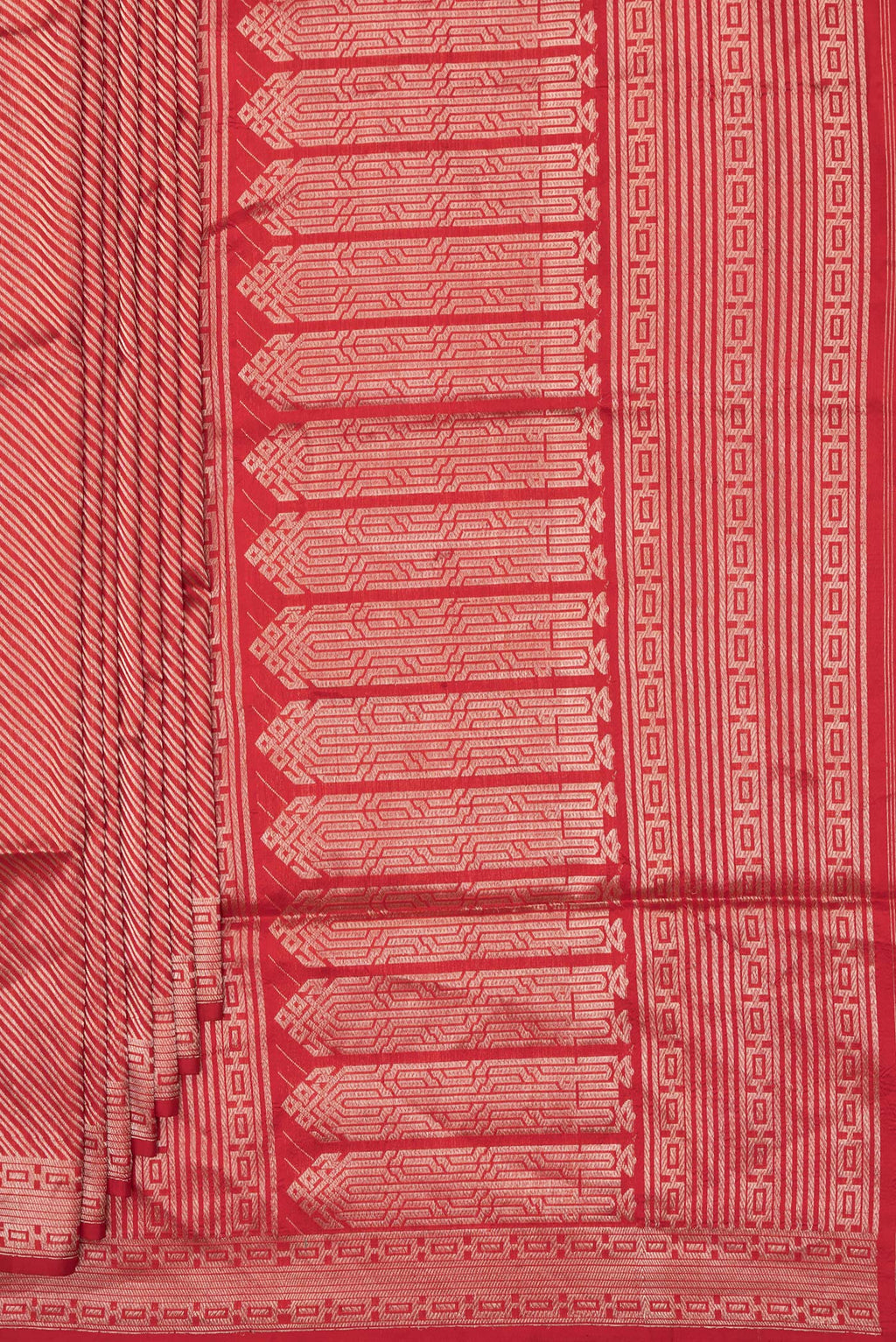 Pleats and pallu of Pure Silk Red Banarasi Saree with Zari Brocade on the body and Zari Border. 