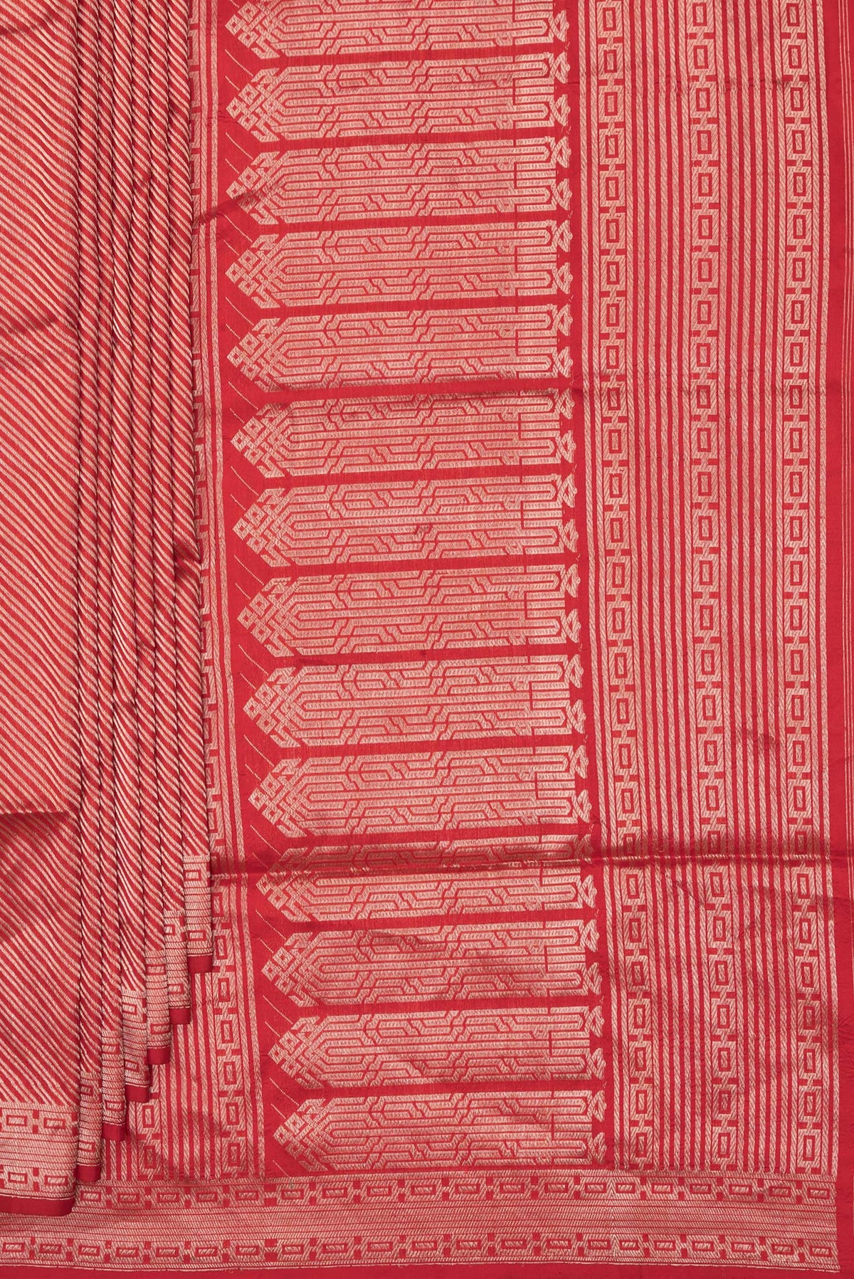 Pleats and pallu of Pure Silk Red Banarasi Saree with Zari Brocade on the body and Zari Border. 