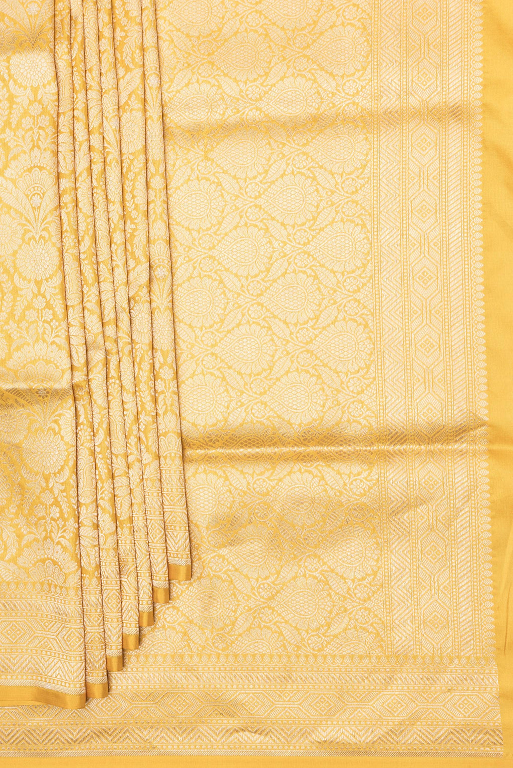 Pleats and pallu of Yellow Dual Tone Banarasi Silk Saree with Zari Brocade on the body and Zari Border. 