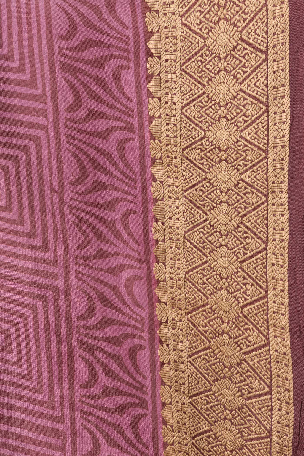 Border image of Brown Dual Tone Printed Silk Saree with Printed design on the body and Thread Border. 