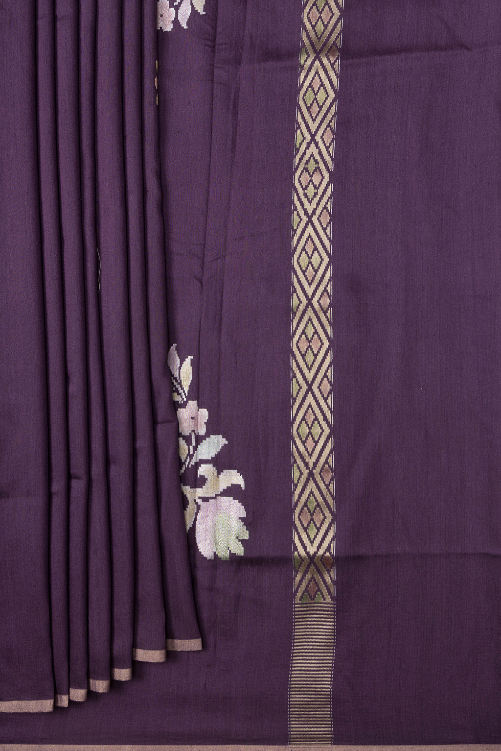 Pleats and pallu of Burgundy Dual Tone Tussar Silk Saree with Plain Body and Fancy Border. 