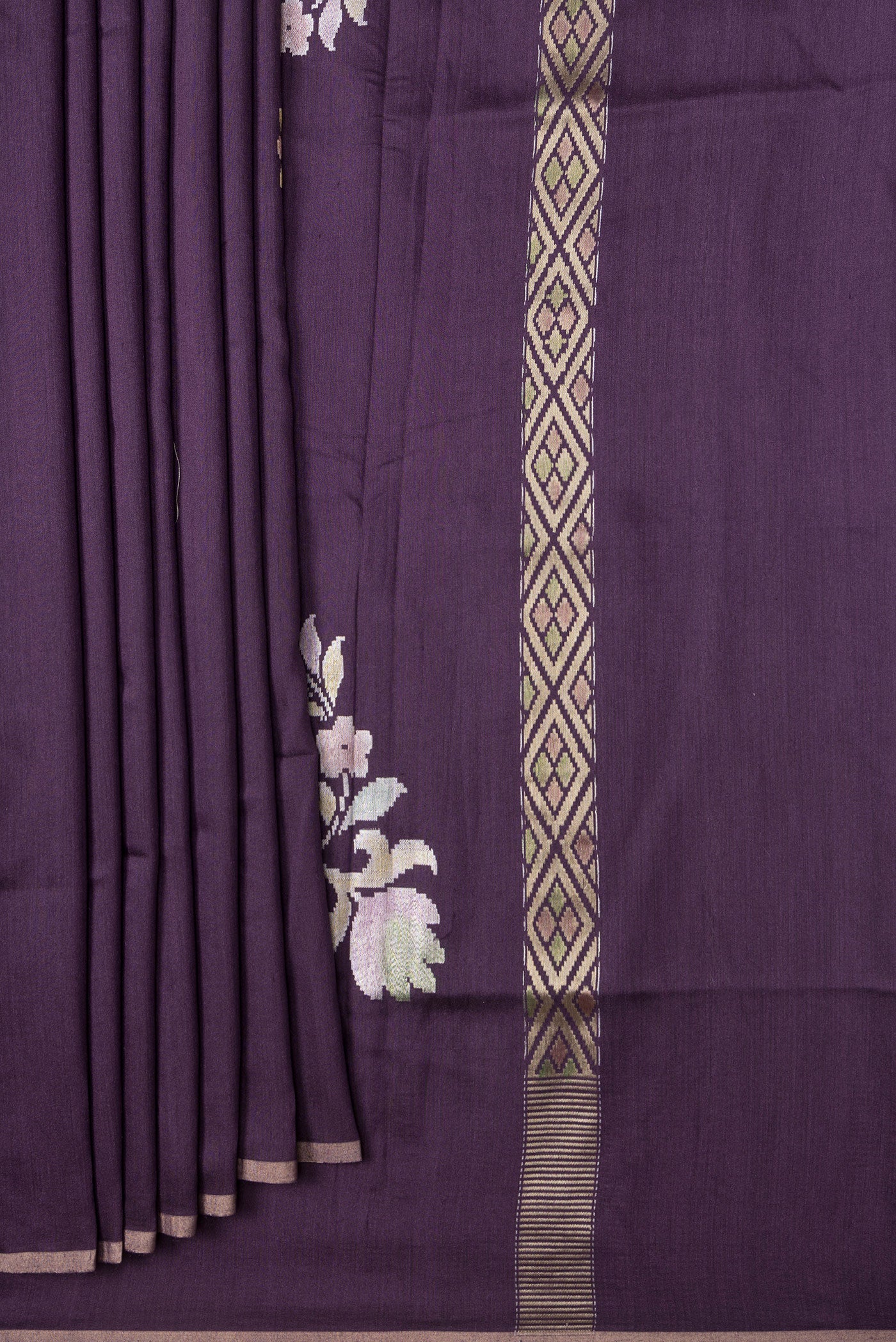 Pleats and pallu of Burgundy Dual Tone Tussar Silk Saree with Plain Body and Fancy Border. 