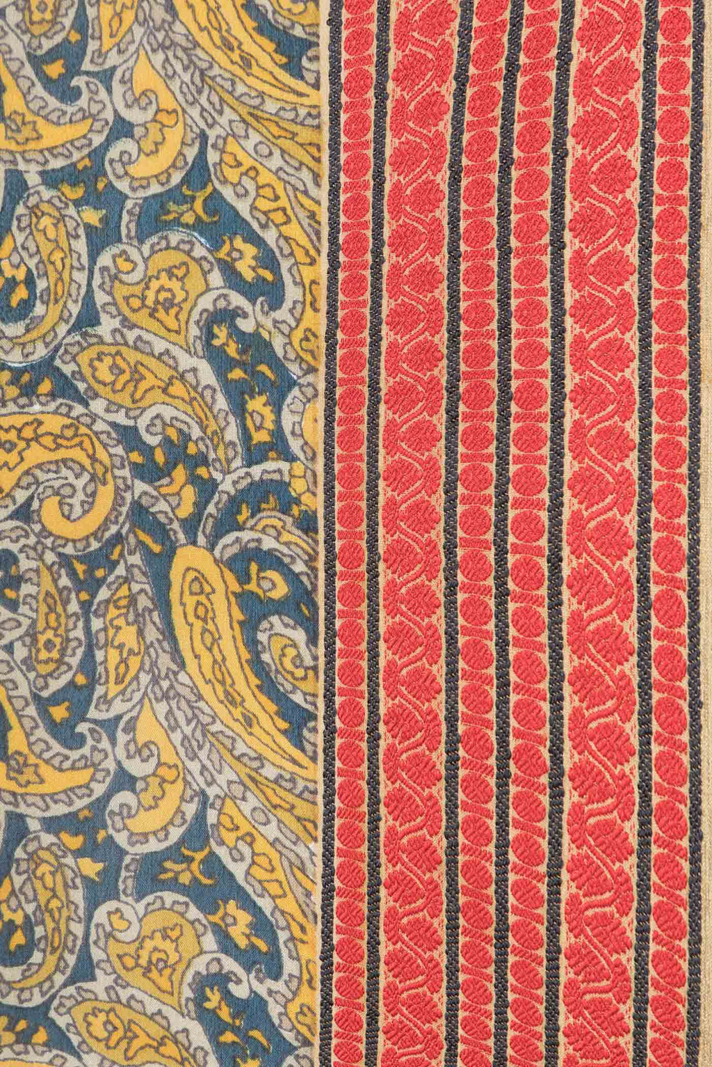 Border image of Green Dual Tone Mysore Crepe Saree with Printed design on the body and Thread Border. 