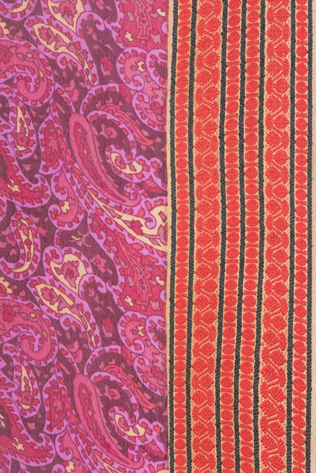 Border image of Burgundy Dual Tone Mysore Crepe Saree with Printed design on the body and Thread Border. 