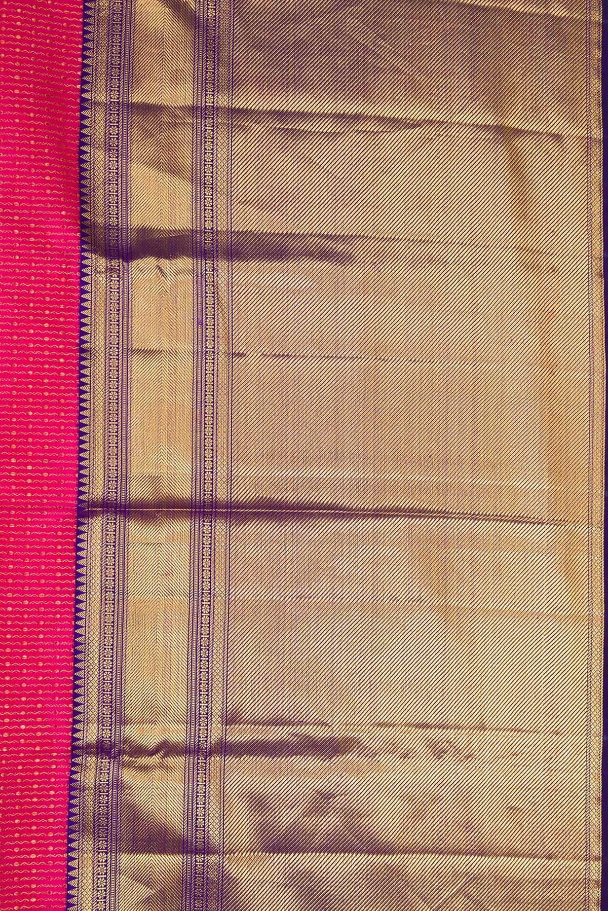 Border image of Pink Dual Tone Kanchipuram Silk Saree with Zari Brocade on the body and Zari Border. 