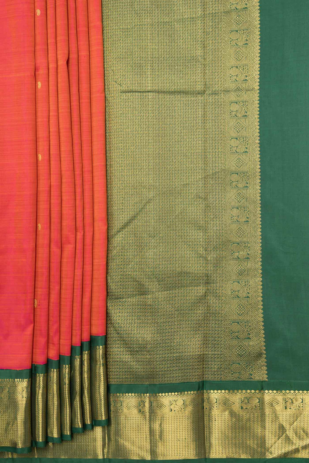 Pleats and pallu of Pink Dual Tone Kanchipuram Silk Saree with Zari Butta on the body and Zari Border