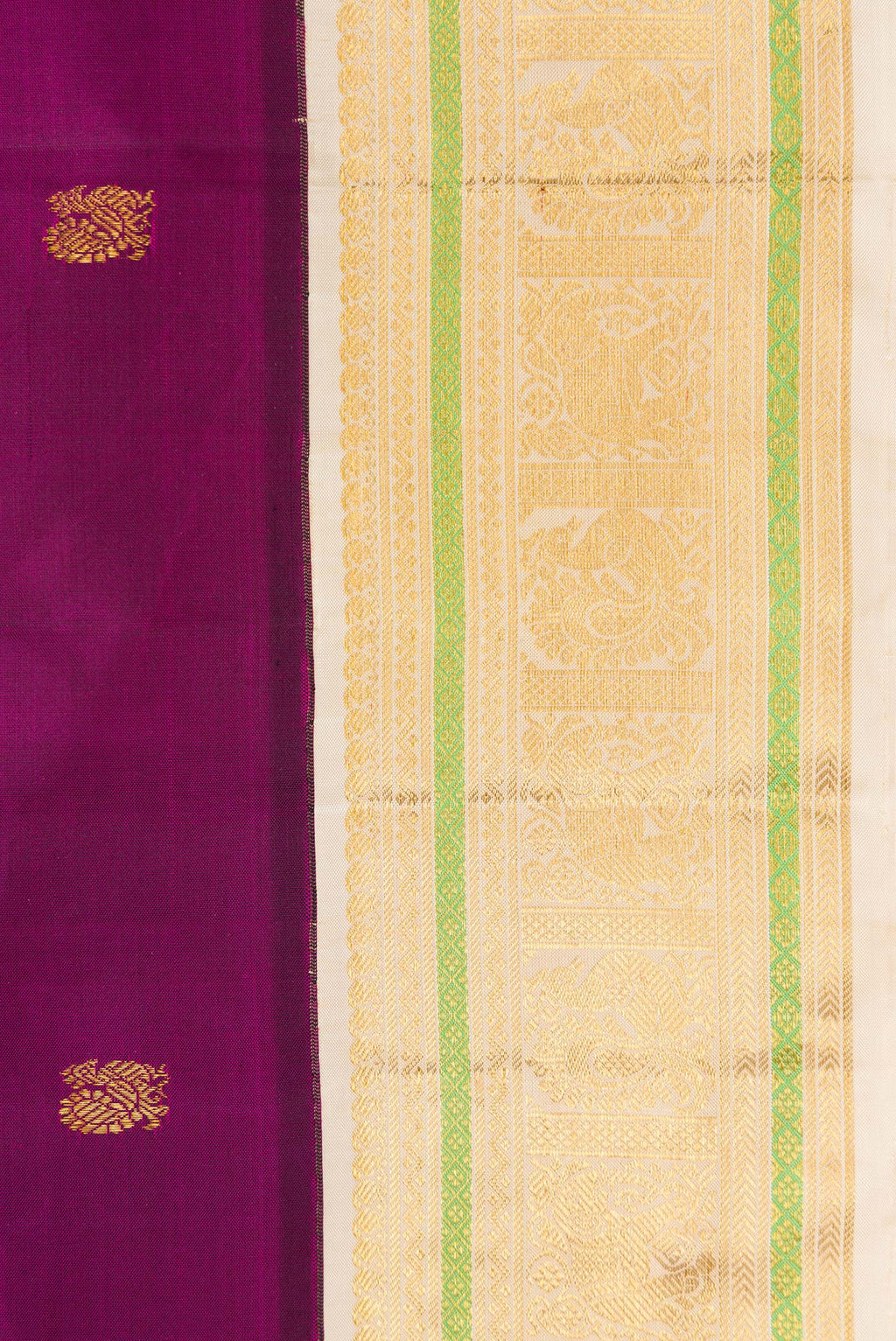 Border image of Pure Silk Pure Zari Magenta Dual Tone Kanjivaram Saree with Zari Butta on the body and Zari Border. 
